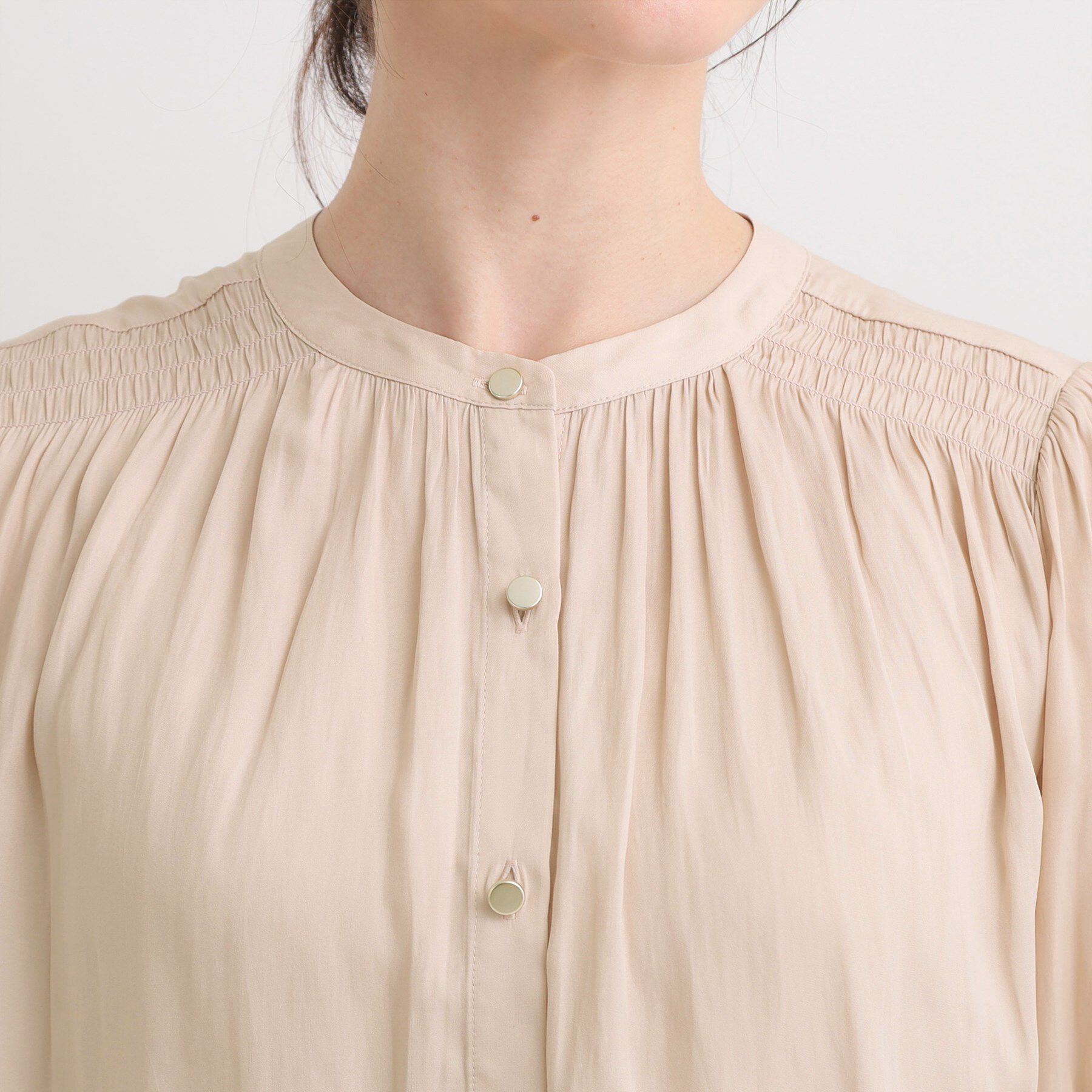 SHOO･LA･RUE「【洗える/S-LL】お仕事にもデイリーにも サテン5分袖ブラウス」|シャツ・ブラウス|