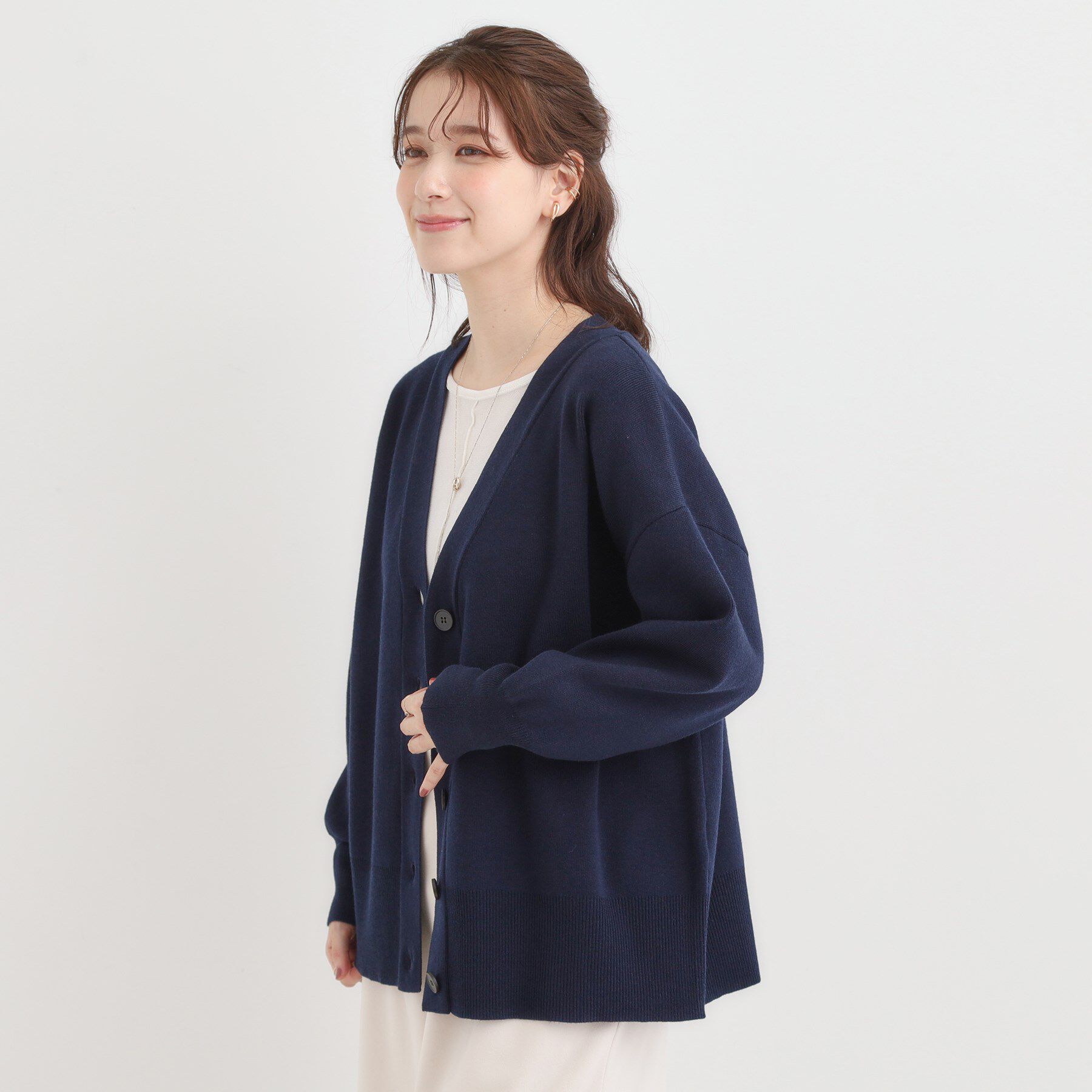 SHOO･LA･RUE「【洗える/毛玉レス】表面がきれいなVネックカーディガン」|カーディガン|