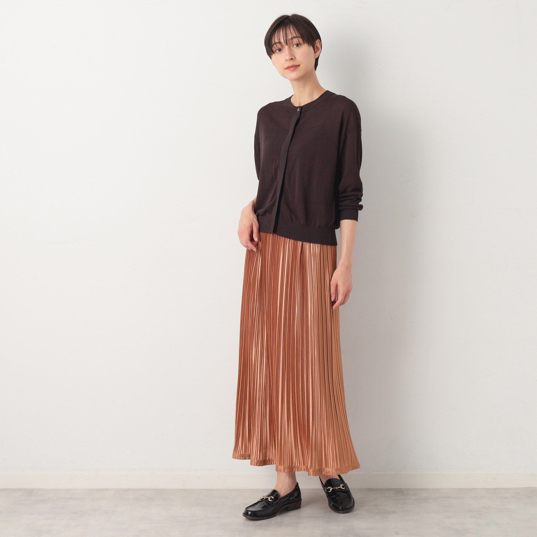 Dessin「【ウエストゴム・洗える】サテンプリーツスカート」|スカート|