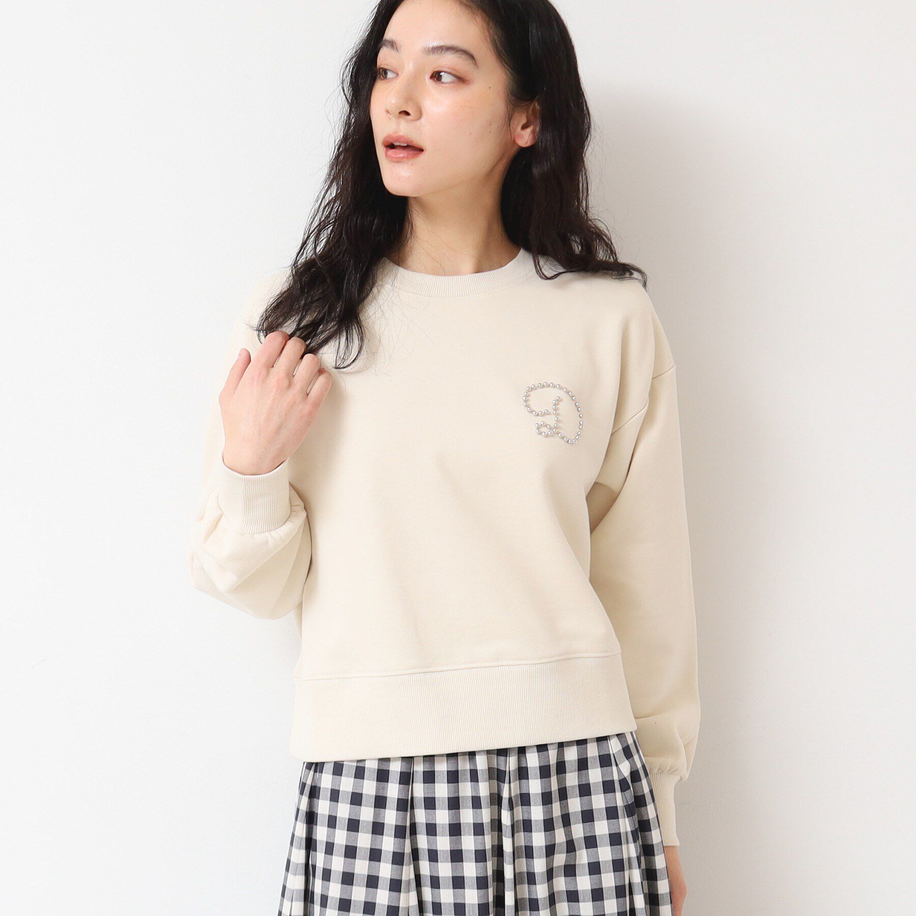 Dessin「【洗える】スタッズDマーク付きクロップド丈スウェット」|パーカー|