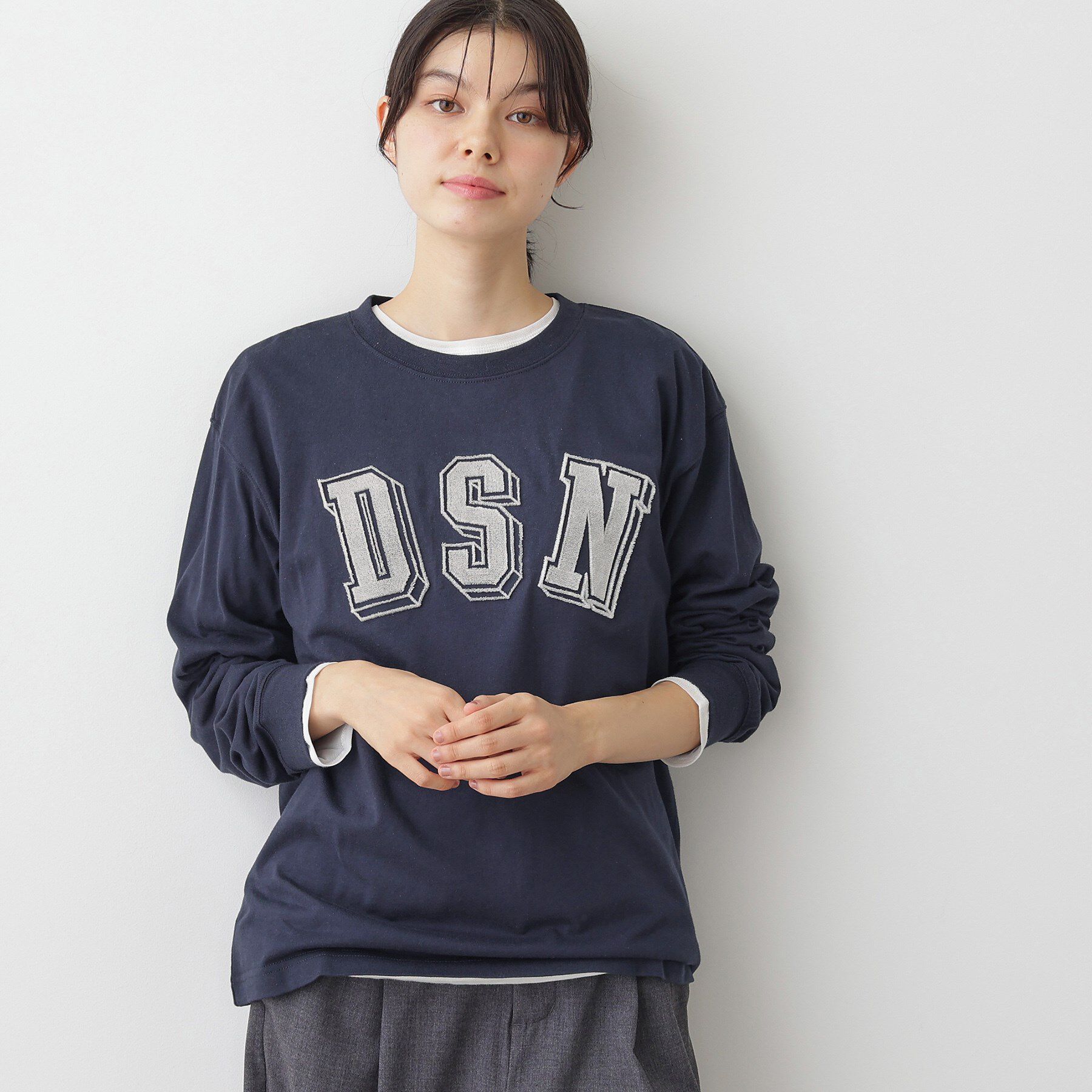 Dessin「【ユニセックス/洗える】ビッグロゴロンT」|Tシャツ・カットソー|ネイビー(094)