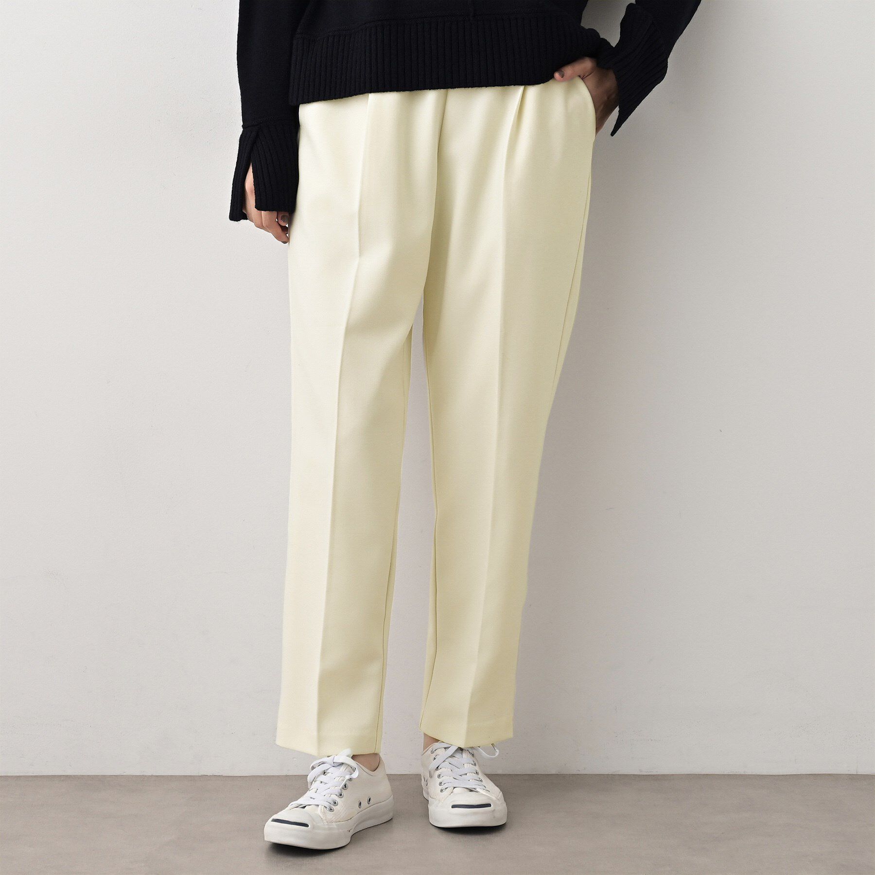 Dessin「【ウエストゴム/裏地付き】コンフォートテーパードパンツ」|その他|ホワイト(002)