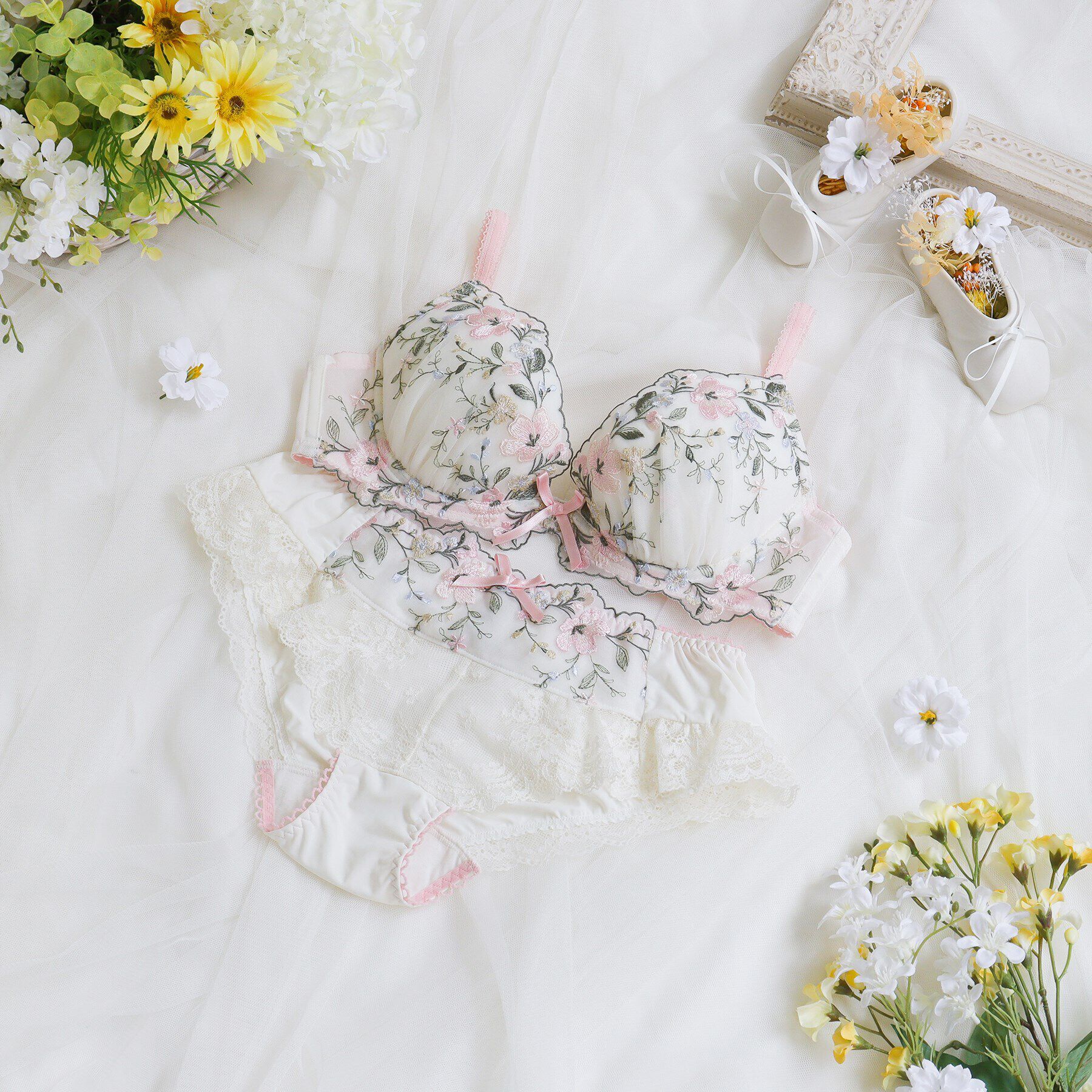 Risa Magli「シェンナ ブラジャー（E-F）＜リサマリ ミラクル谷間ブラ＞」|インナー|