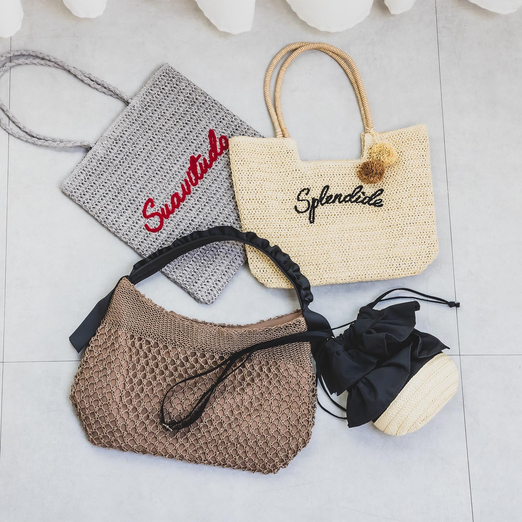 ITS&rsquo;DEMO「チャーム付ロゴ刺繍雑材トート」|トートバッグ|