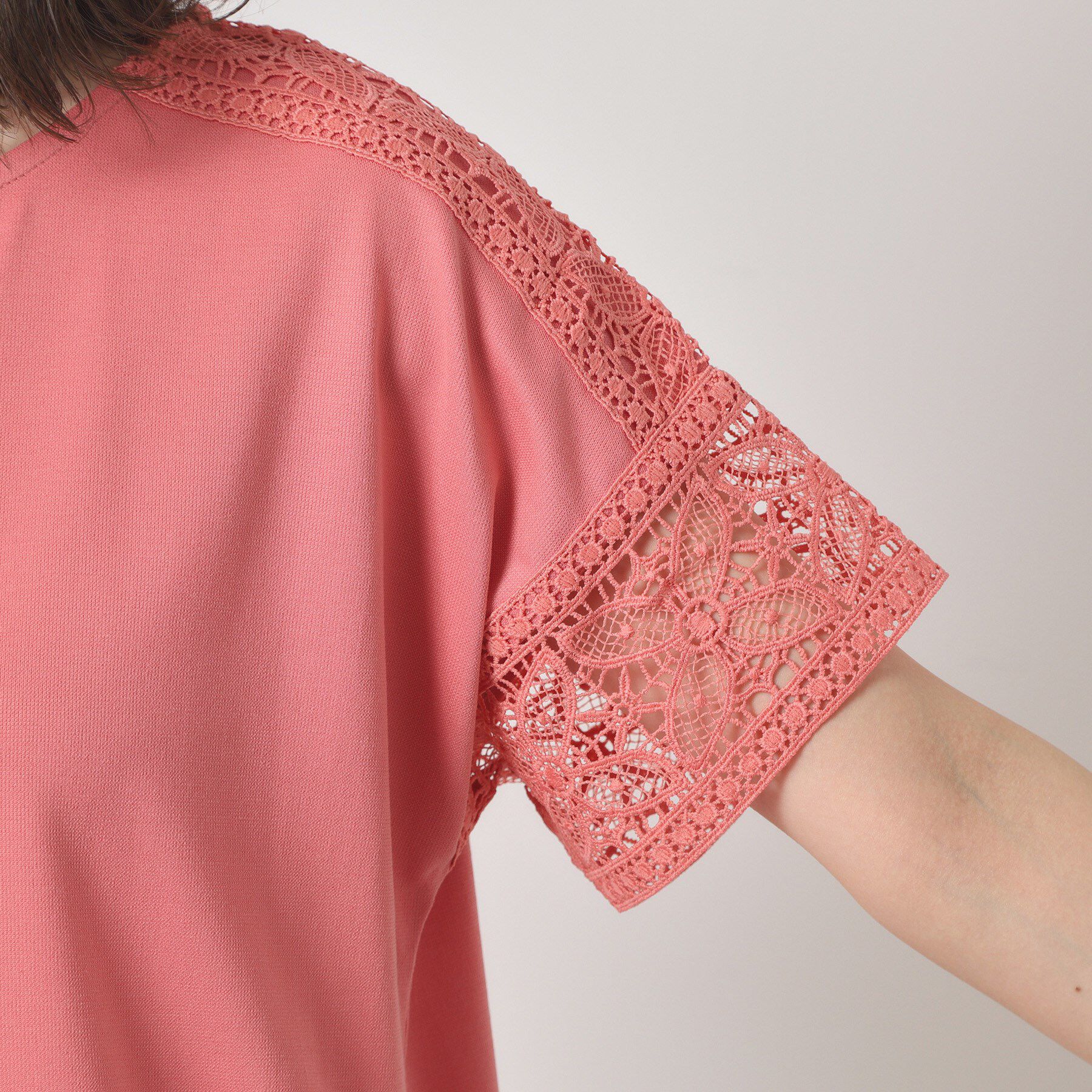 ITS&rsquo;DEMO「【吸水速乾／手洗い可／洗濯後しわになりにくい】カットミラノレーストップス」|Tシャツ・カットソー|