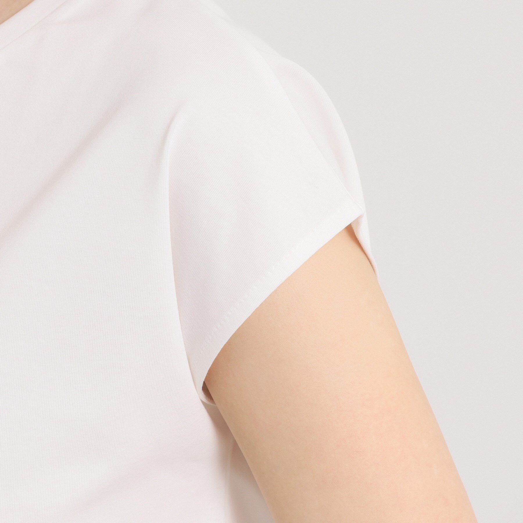 ITS&rsquo;DEMO「【接触冷感／洗濯機OK】刺繍&times;パール調ロゴフレンチT」|Tシャツ・カットソー|