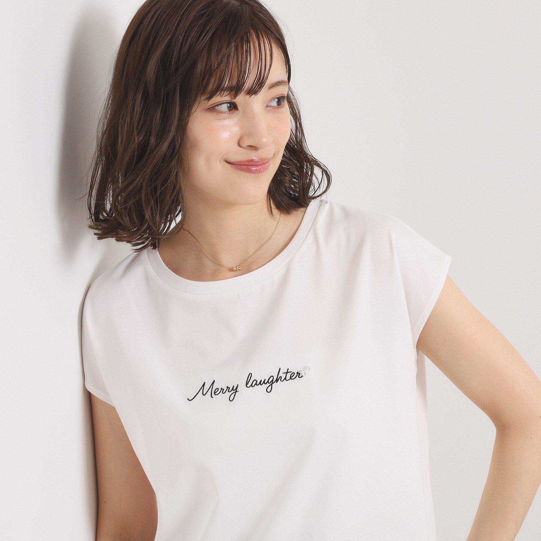 ITS&rsquo;DEMO「【接触冷感／洗濯機OK】刺繍&times;パール調ロゴフレンチT」|Tシャツ・カットソー|
