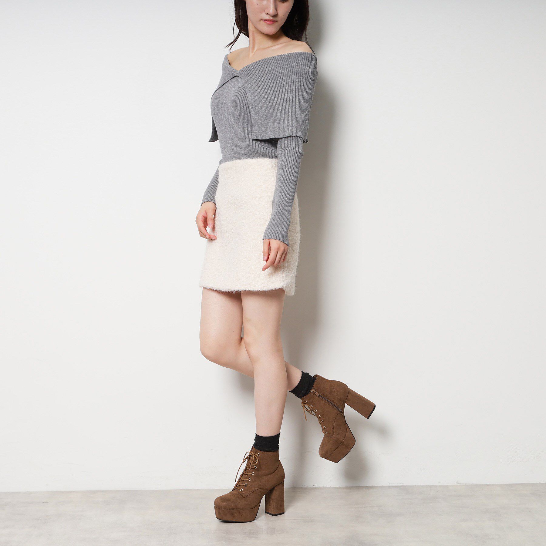 ESPERANZA「【ラク盛り／ショートブーツ】リピーター続出／脚長美脚 3WAYボアレースアップショートブーツ」|ショートブーツ|