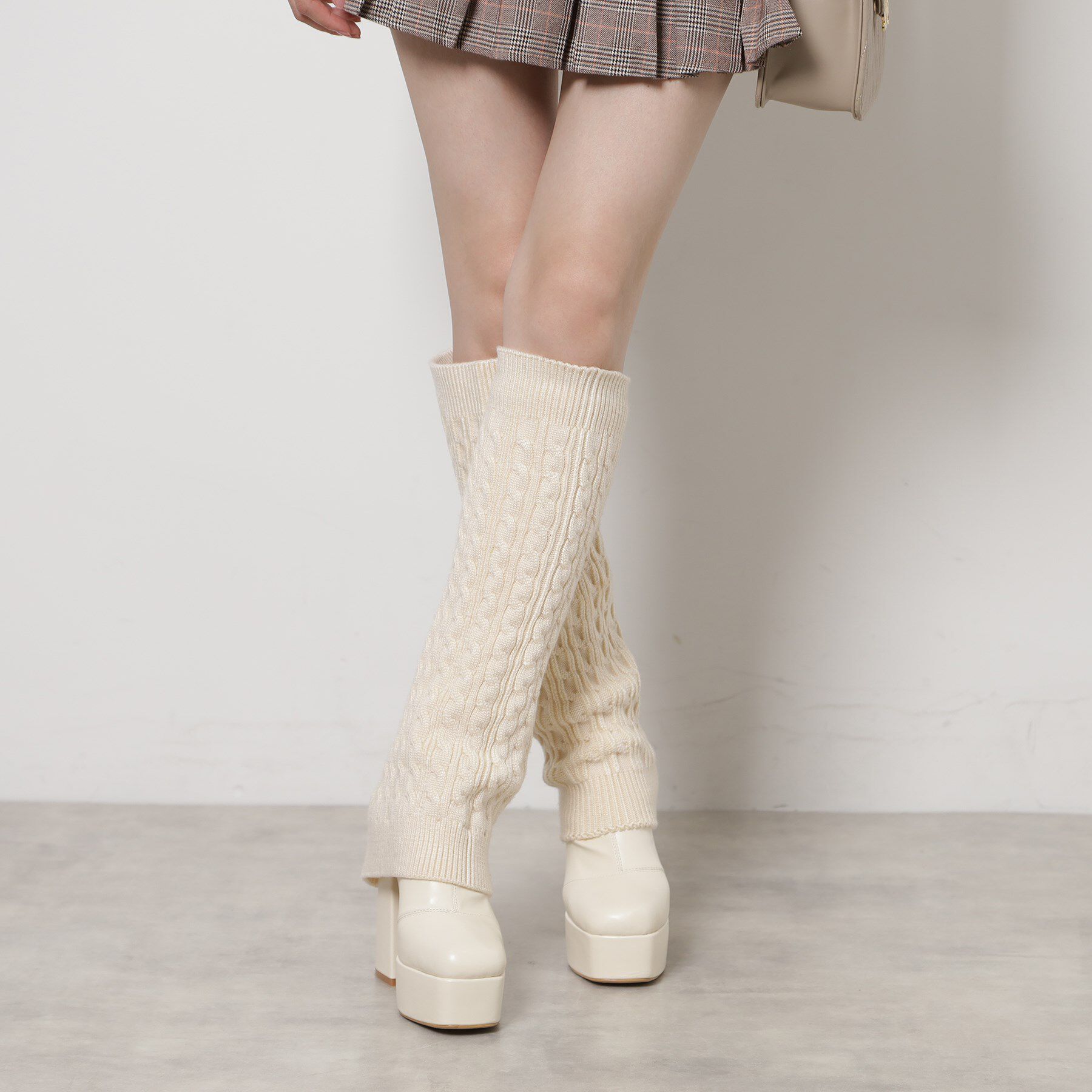 ESPERANZA「【ラク盛り／ロングブーツ】リピーター続出／脚長美脚 スクエアニットカバー付きロングブーツ」|ショートブーツ|