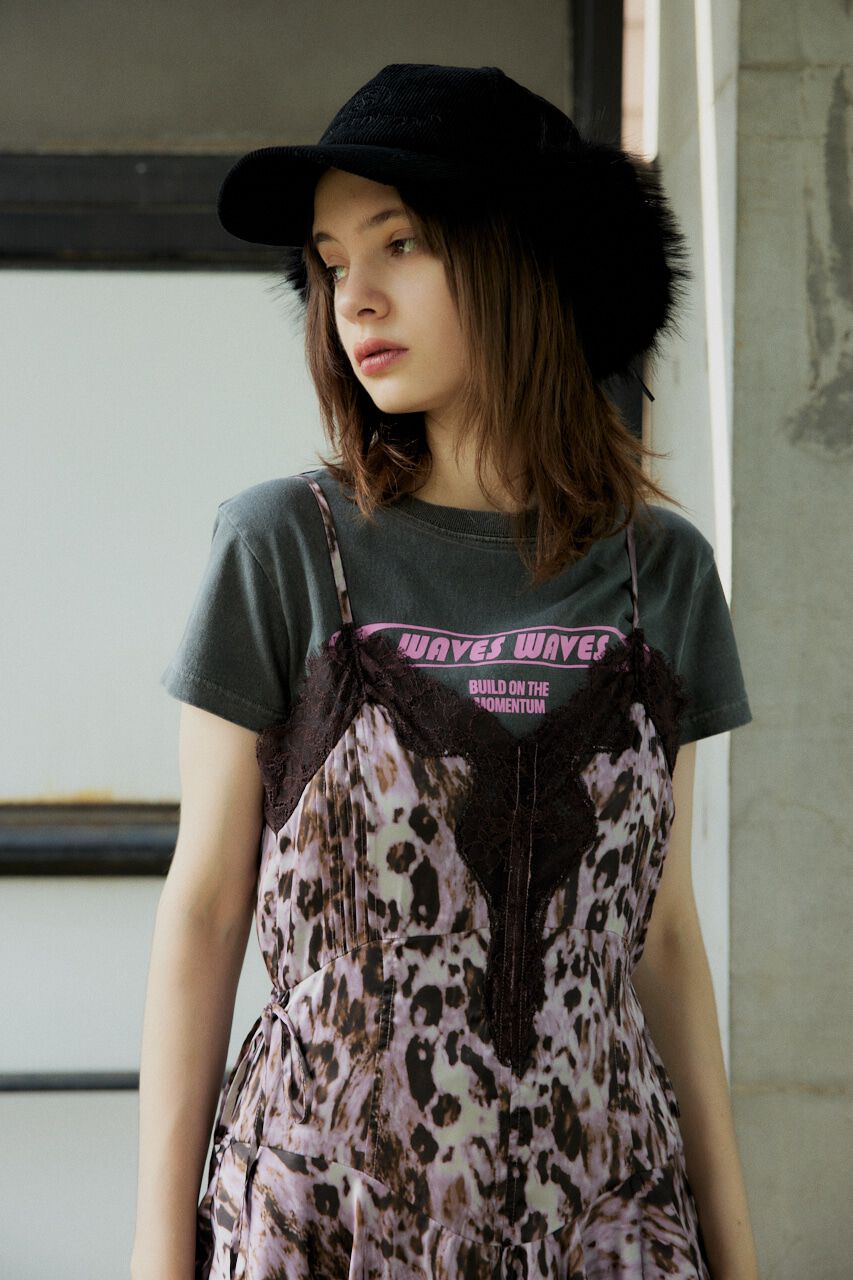 SLY「FRONT PRINT COMPACT Tシャツ」|Tシャツ・カットソー|