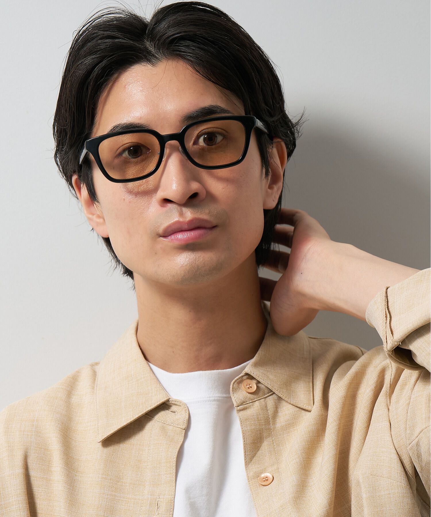  「スクエア型 調光サングラス｜紫外線対策｜レンズの色が変わるサングラス｜Zoff | UNITED ARROWS Wellness」|サングラス|