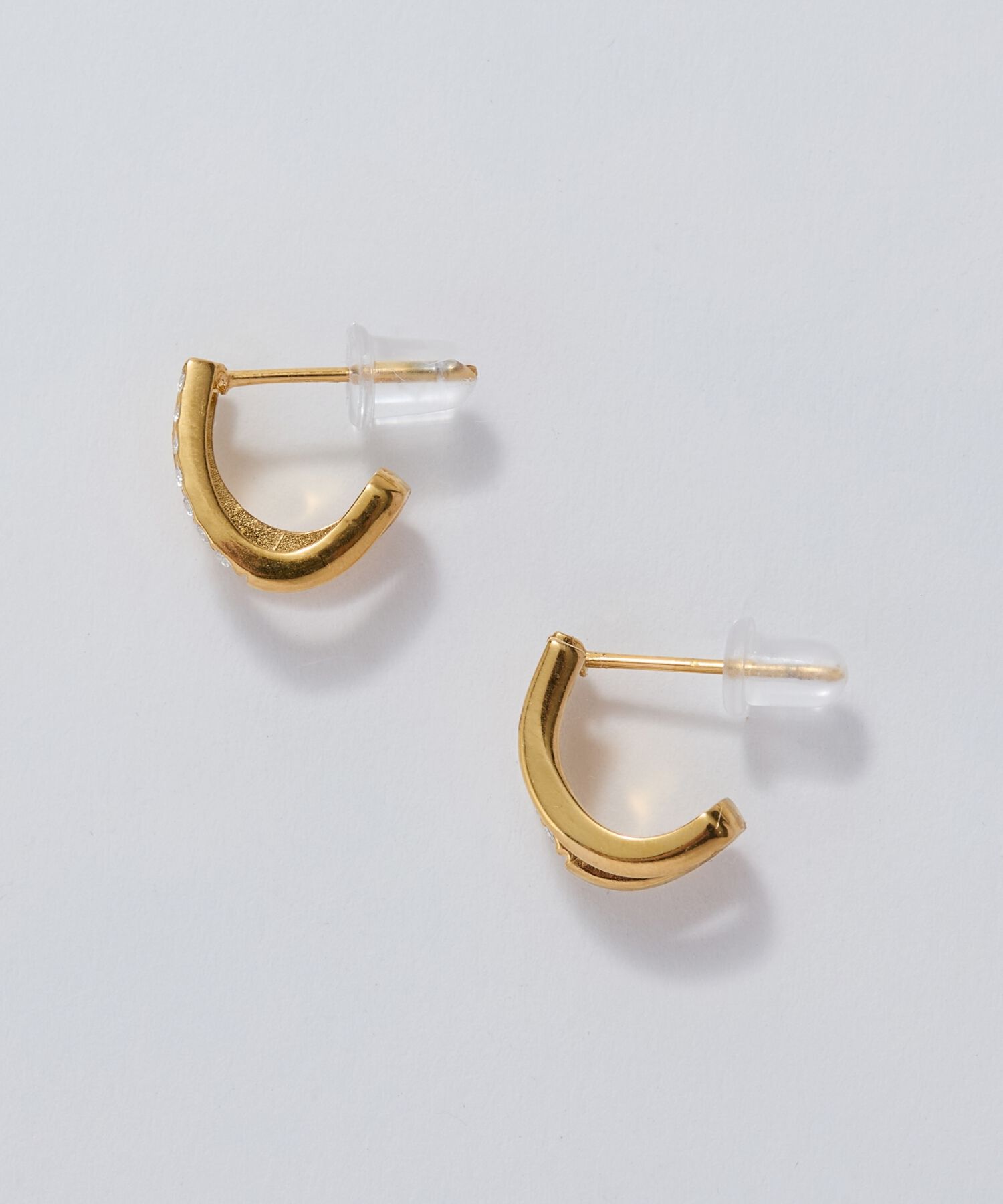 Phoebe「【金属アレルギー対応】メタル&times;ビジュー2ラインピアス　ゴールド/サージカルステンレス」|ピアス|