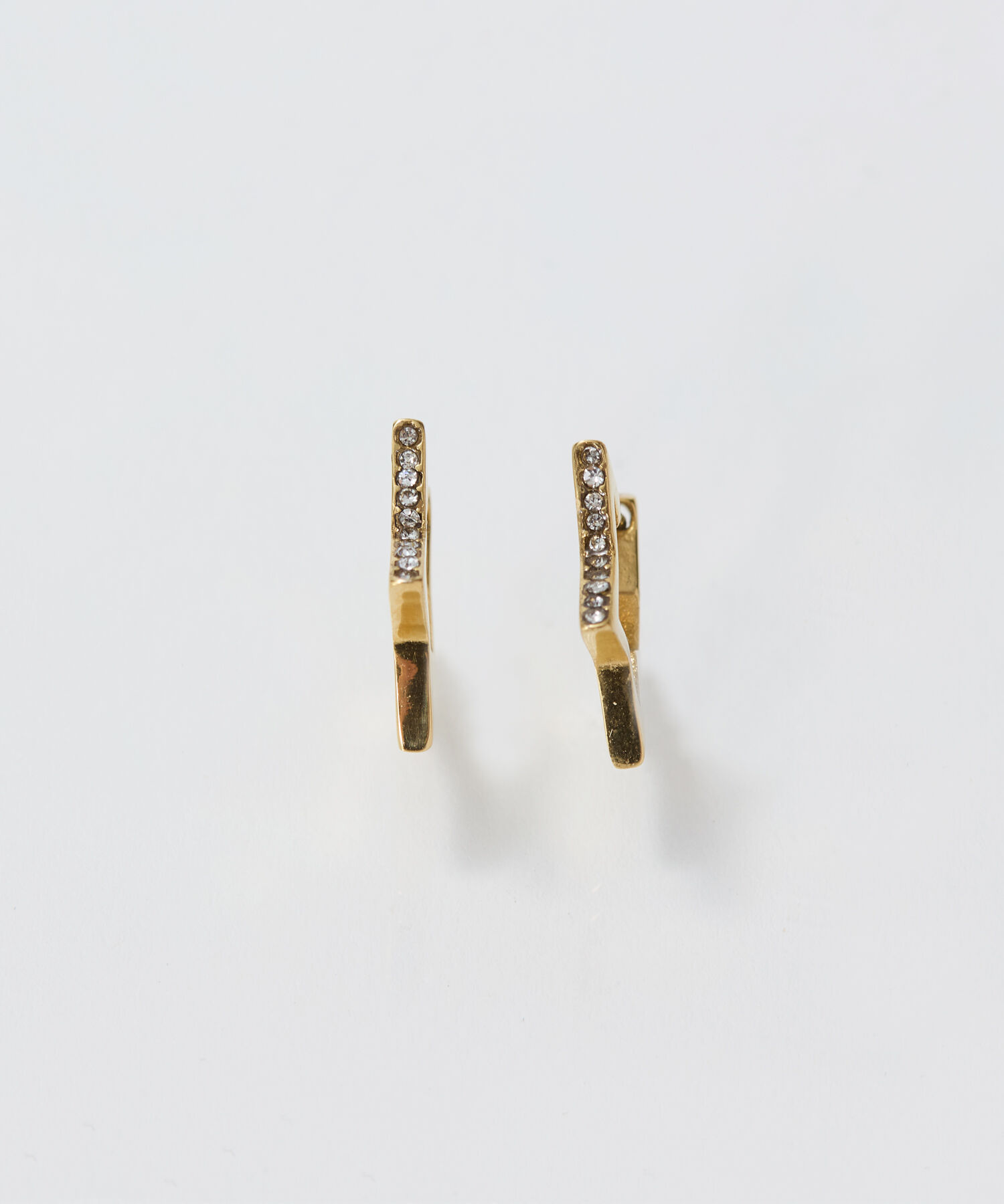 Phoebe「【金属アレルギー対応】ワンタッチライナースタービジューフープピアス　ゴールド」|ピアス|