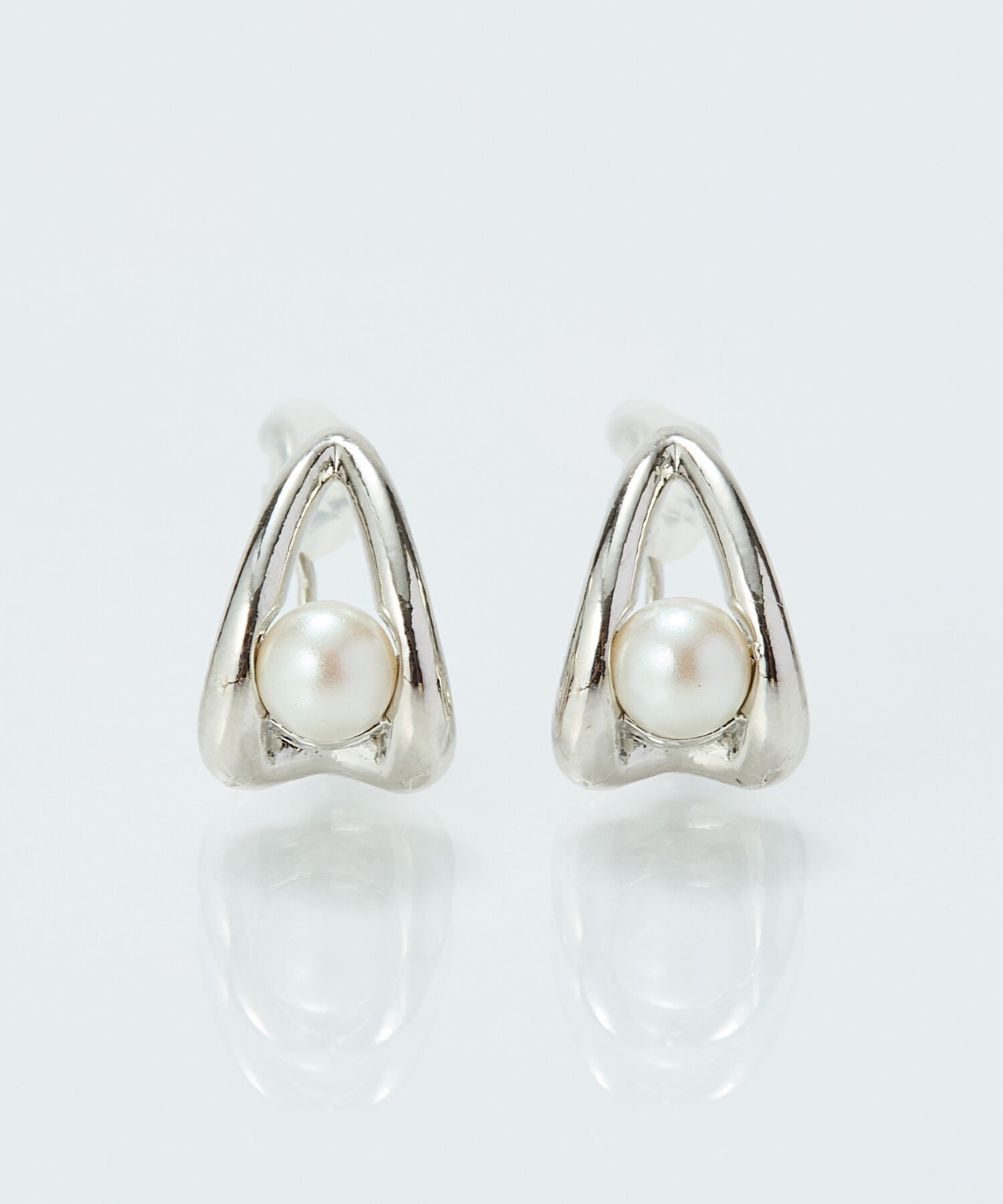 Phoebe「【痛くないシリーズ/金属アレルギー対応】ドロップパールライトフィットイヤリング　シルバー」|イヤリング|シルバー