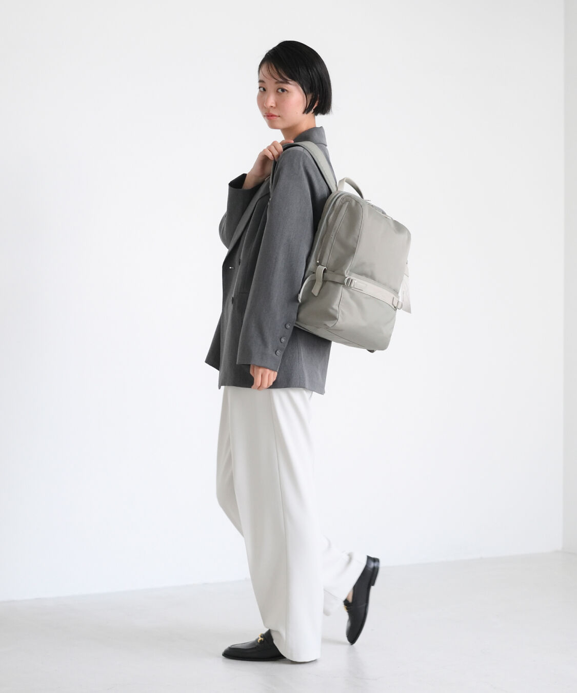 W&.Day/Night「W&.Day/Night | リッカ スクエアリュック A4サイズ 13.3インチPC収納 11712」|リュック|