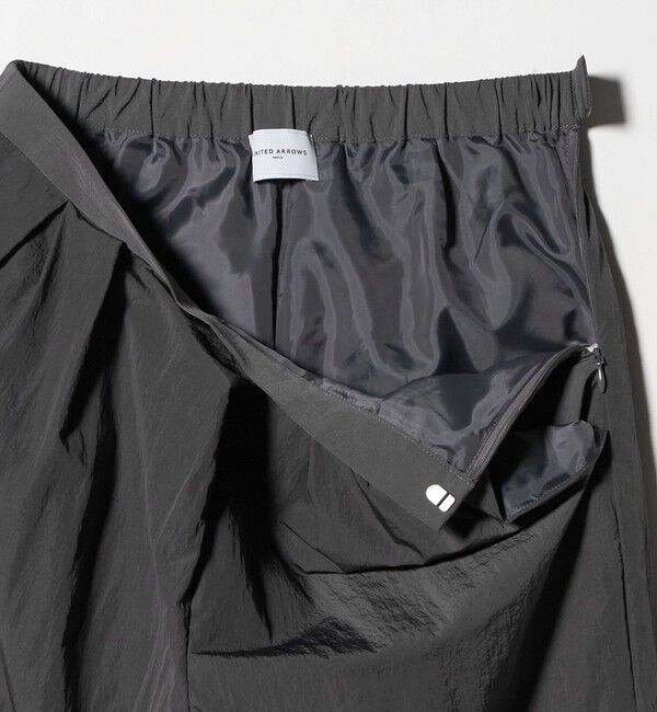 UNITED ARROWS「アシンメトリー タック ワイドパンツ はっ水 ウォッシャブル」|チノ|