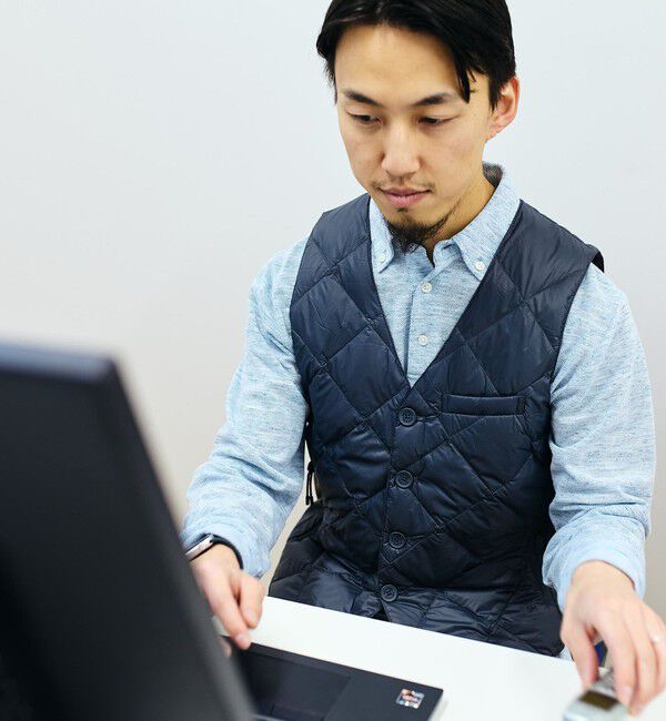 SHIPS「【SHIPS別注】TAION:〈手洗い可能〉パッカブル インナーダウン ジレ (ベスト)」|ダウンベスト・ベスト|ダークグレー