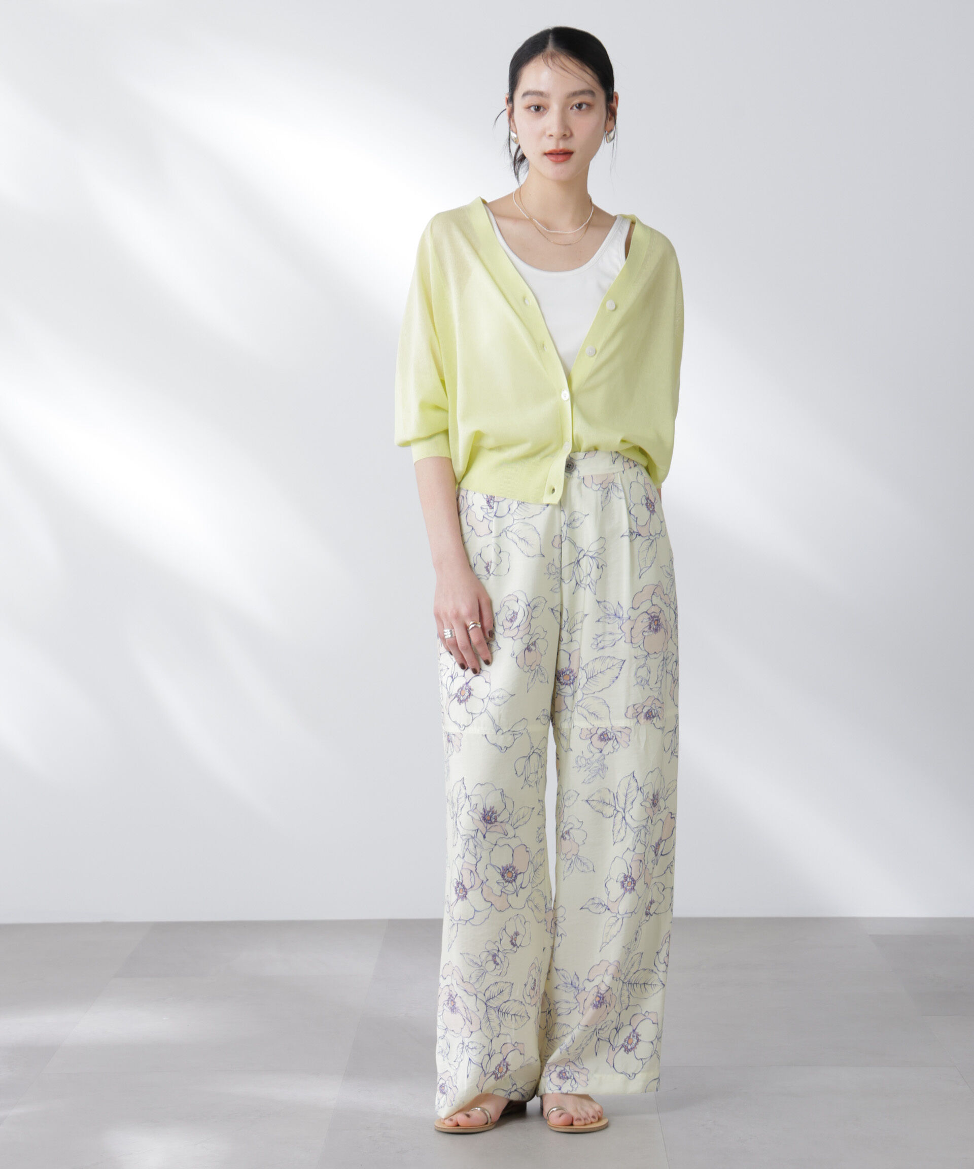 nano･universe「コットンスパークシアーＶネックカーディガン」|ニット・セーター|