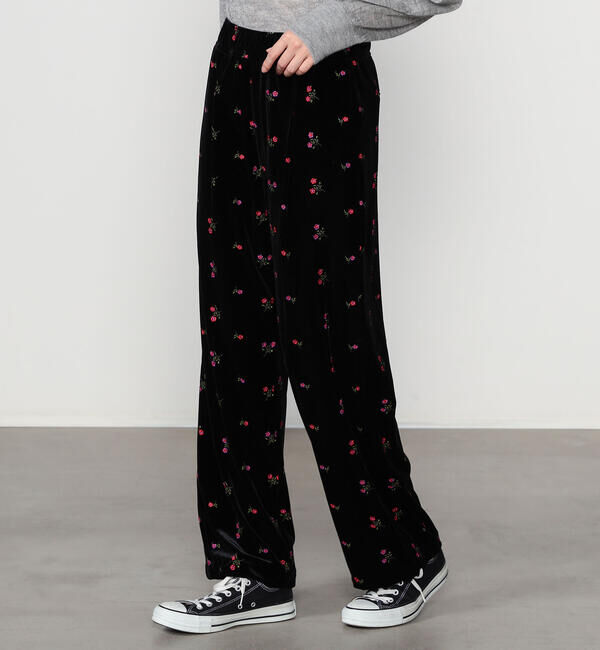  「TICCA | 〈別注〉 フラワーエンブロイダリー ベロアパンツ WOMEN」|チノ|