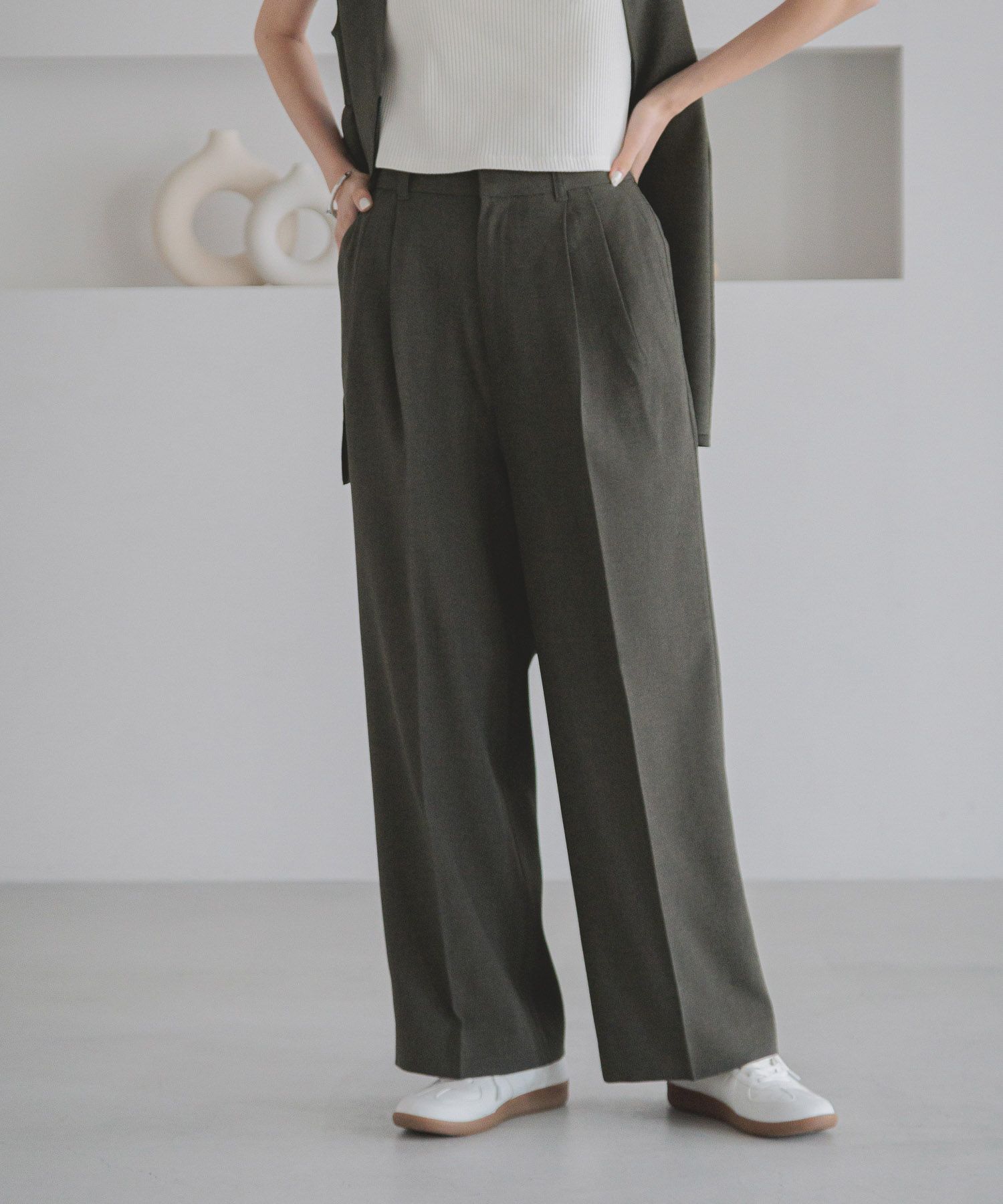 LOWRYS FARM「ホップサックワイドパンツ」|チノ|GRY9