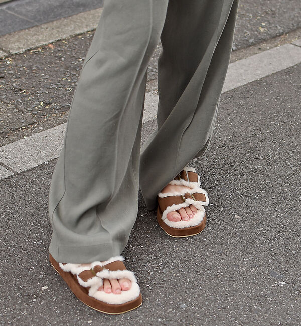 AU BANNISTER「【LAROUTE】ボリュームファーサンダル」|その他|ブラウン