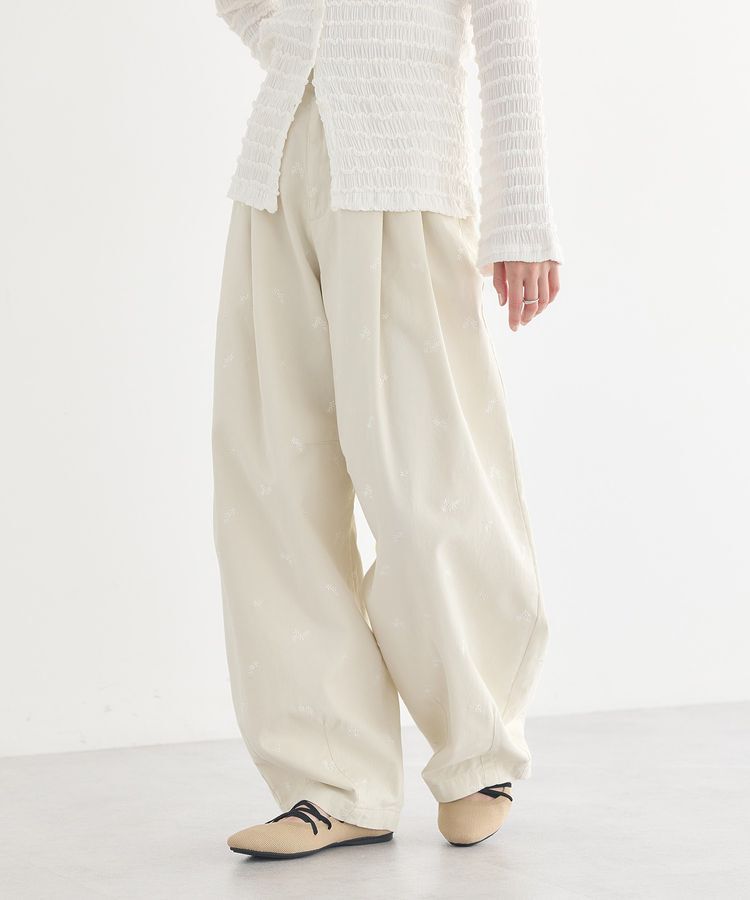 earth music&ecology「フラワー刺繍ツイルカーブパンツ」|その他|