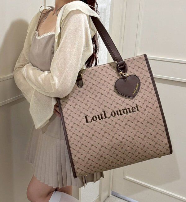  「【LouLoumei】ハートチャーム付きトートバッグ／推し活にも／自立可能」|トートバッグ|ブラウン系その他