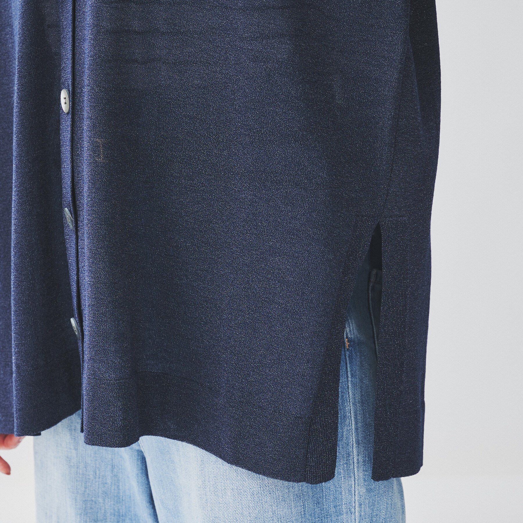 UNTITLED「【ゆったり/ロング丈】シアーVネックカーディガン」|カーディガン|