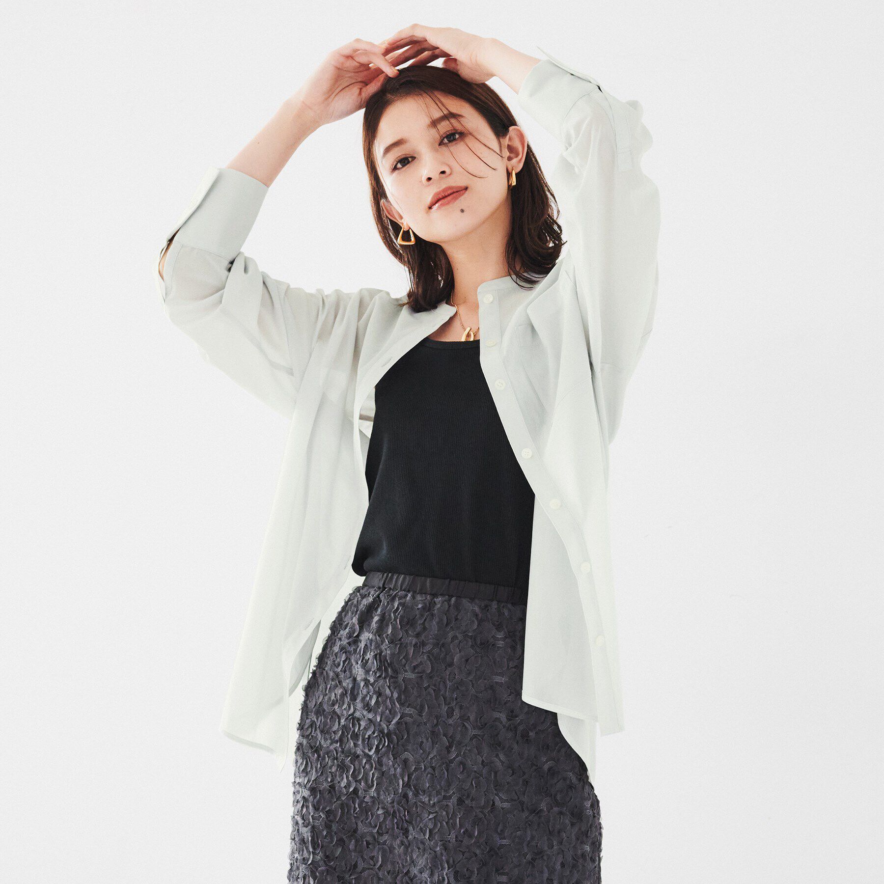 UNTITLED「【ゆったりシルエット/シアー】トリコットバンドカラーシャツ」|シャツ・ブラウス|ライトグレー(011