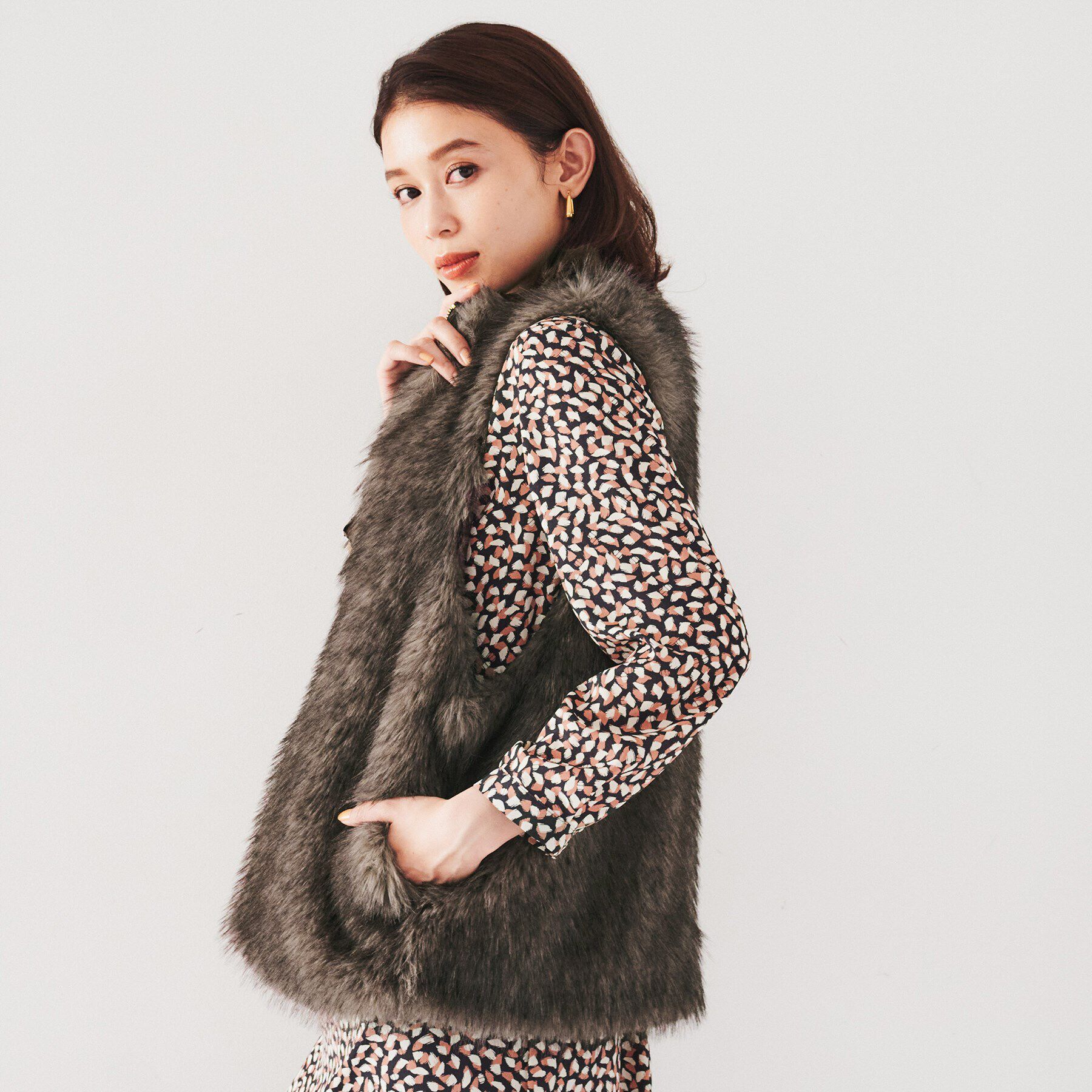 UNTITLED「【トレンド/モード】フェイクファーベスト」|ベスト・ジレ|