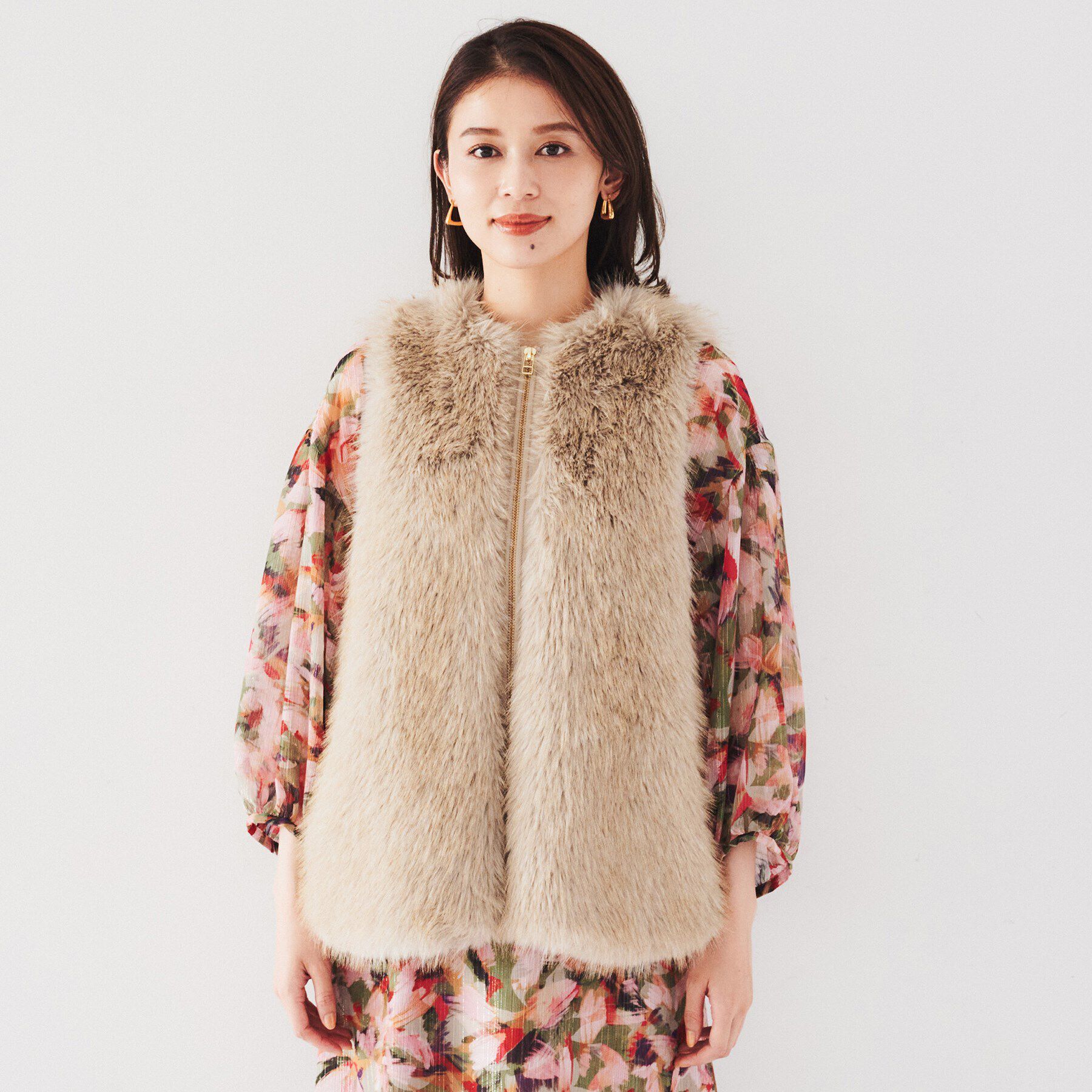 UNTITLED「【トレンド/モード】フェイクファーベスト」|ベスト・ジレ|