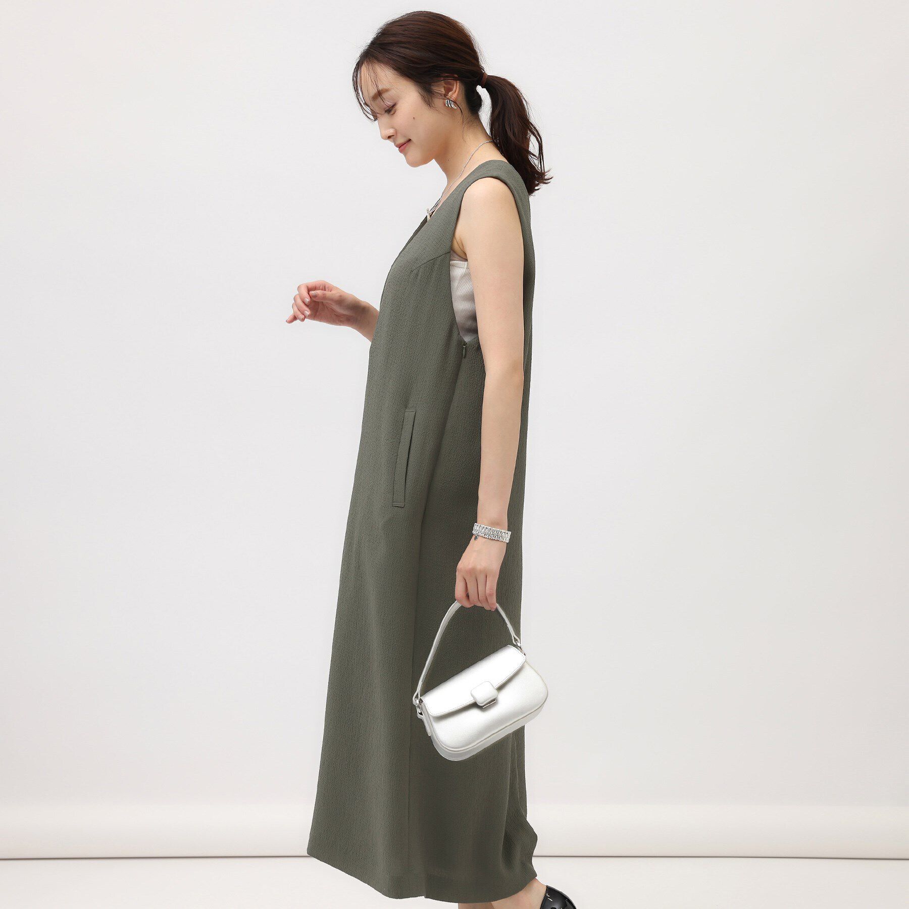 UNTITLED「【凹凸素材/セットアップ可】クレープダブル イージージャンパースカート」|ワンピース|