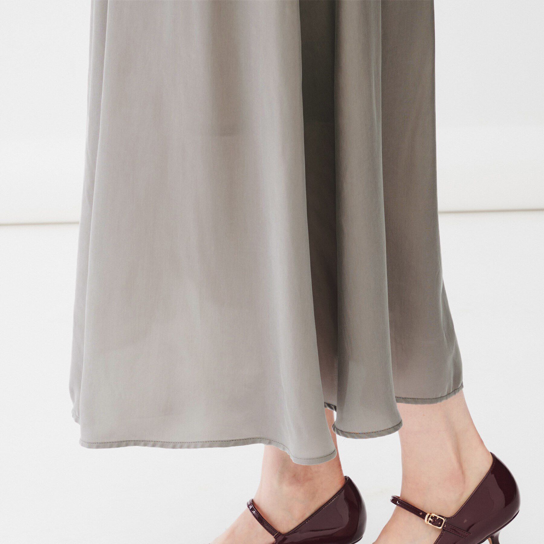 UNTITLED「【セットアップ可/ウエストゴム/パウダータッチ】シルキーキュプラ ロングスカート」|スカート|