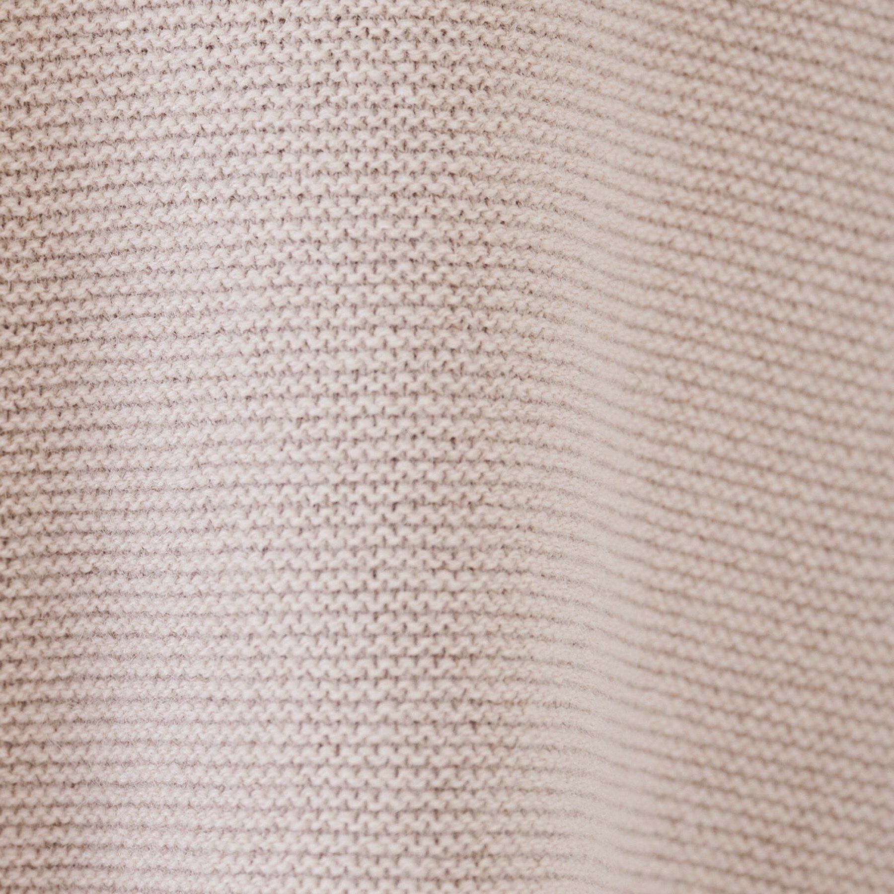 UNTITLED「【体型カバー/日本製/洗える】ウールシルクカシミヤミックス Vネックプルオーバーニット」|ニット・セーター|