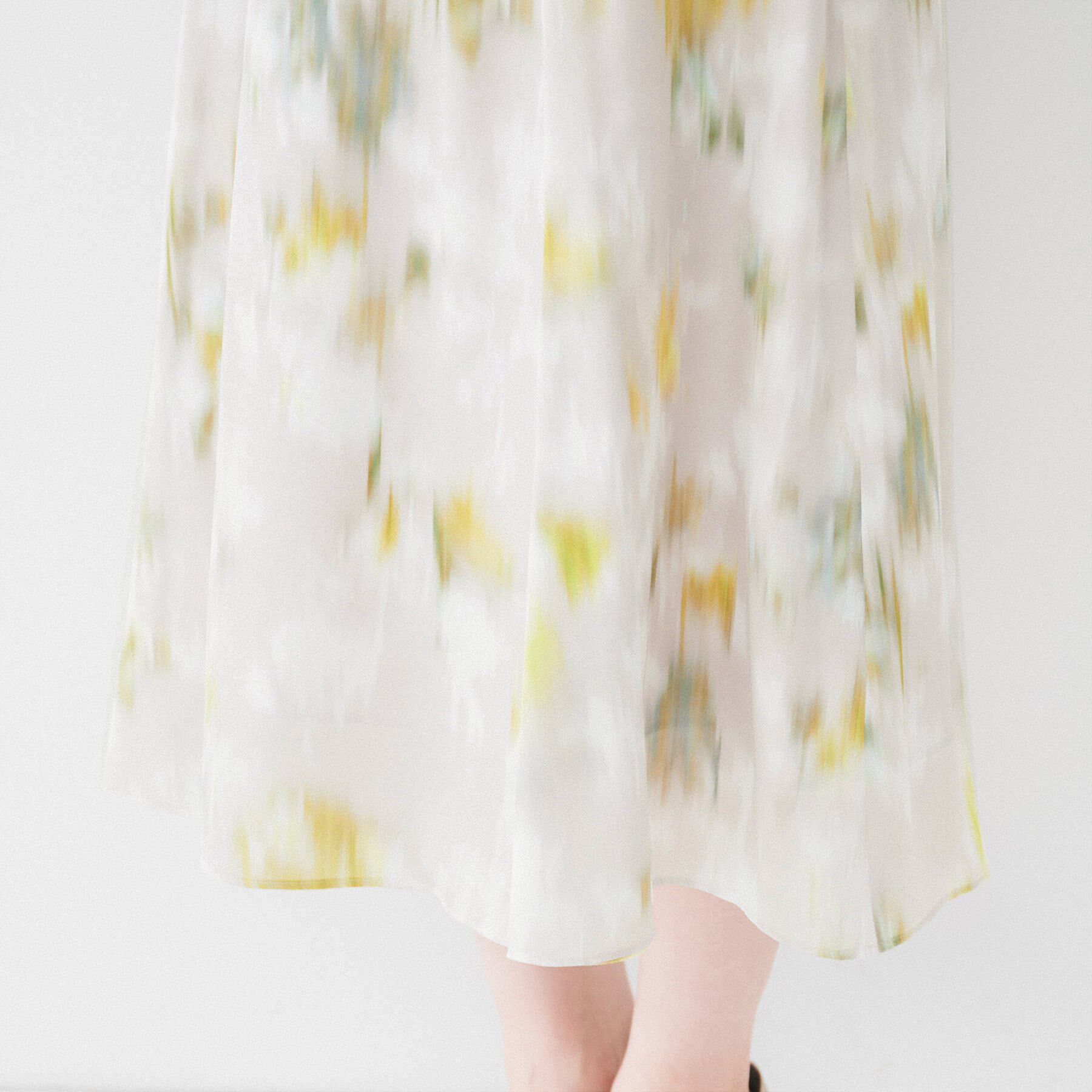 UNTITLED「【後ろウエストゴム/花柄】ぼかしフラワー プリントスカート」|スカート|