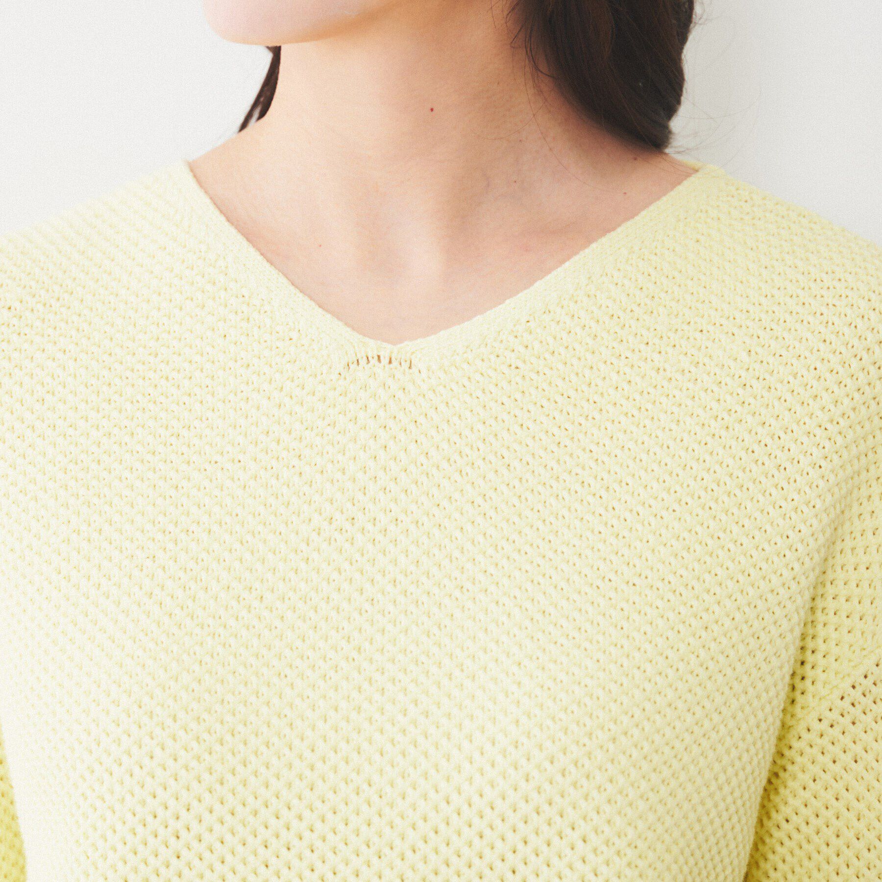 UNTITLED「【洗える/オンオフ使える】ファンシーヤーンVネックニット」|ニット・セーター|