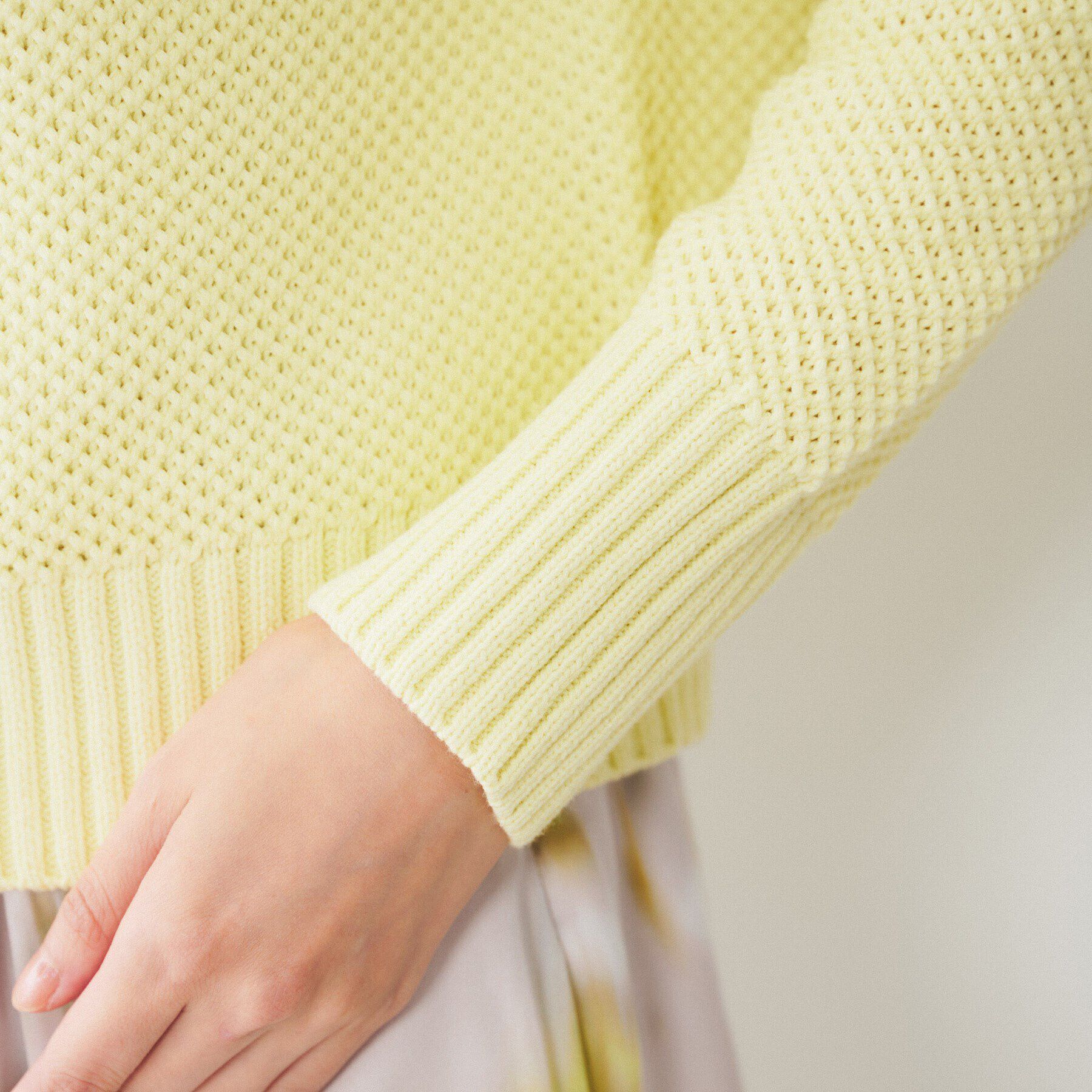 UNTITLED「【洗える/オンオフ使える】ファンシーヤーンVネックニット」|ニット・セーター|