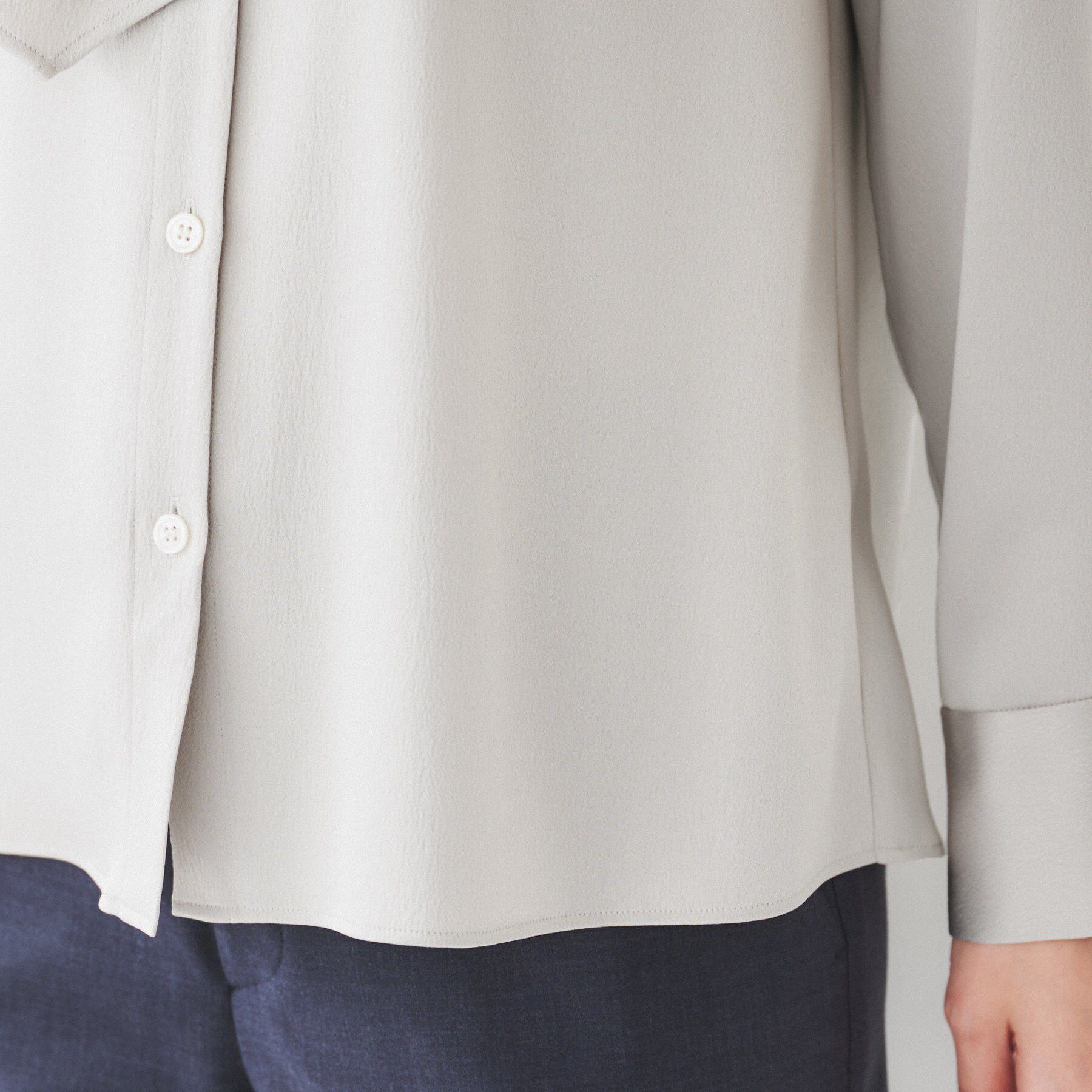 UNTITLED「【通勤】サテン ラッフル風ブラウス」|シャツ・ブラウス|