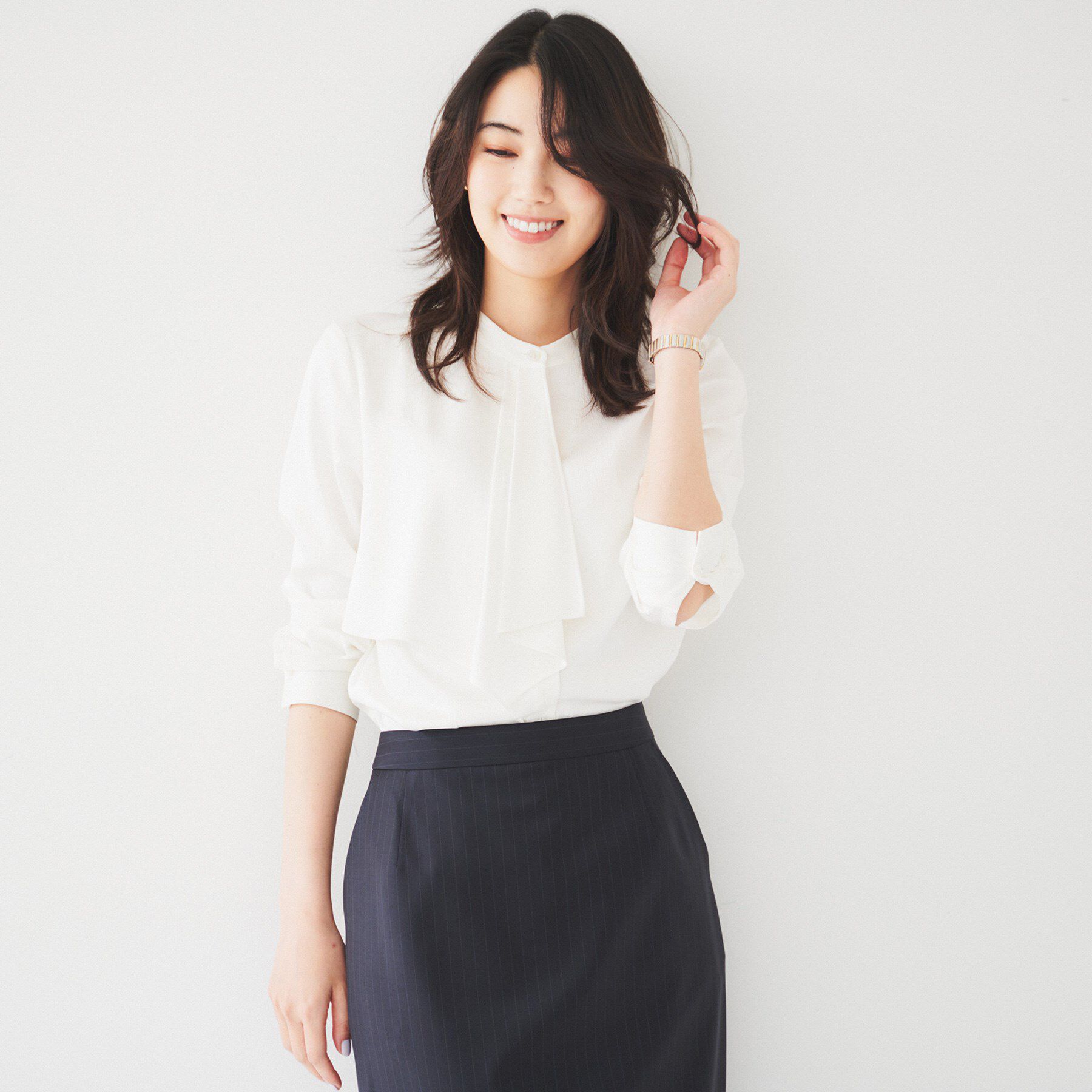 UNTITLED「【通勤】サテン ラッフル風ブラウス」|シャツ・ブラウス|