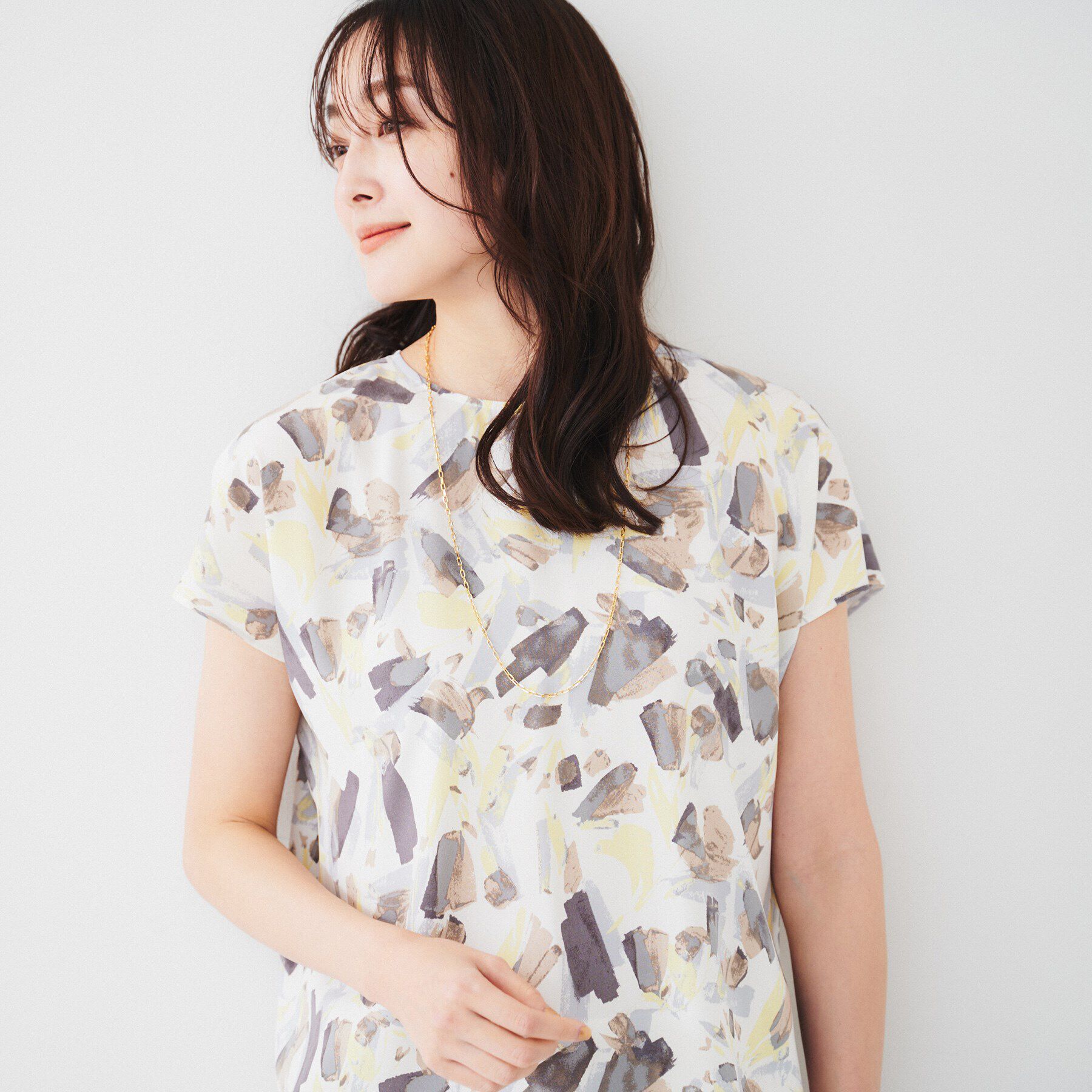UNTITLED「【オンオフ使える/手洗い可】ペイントプリントブラウス」|シャツ・ブラウス|ライトイエロー(13