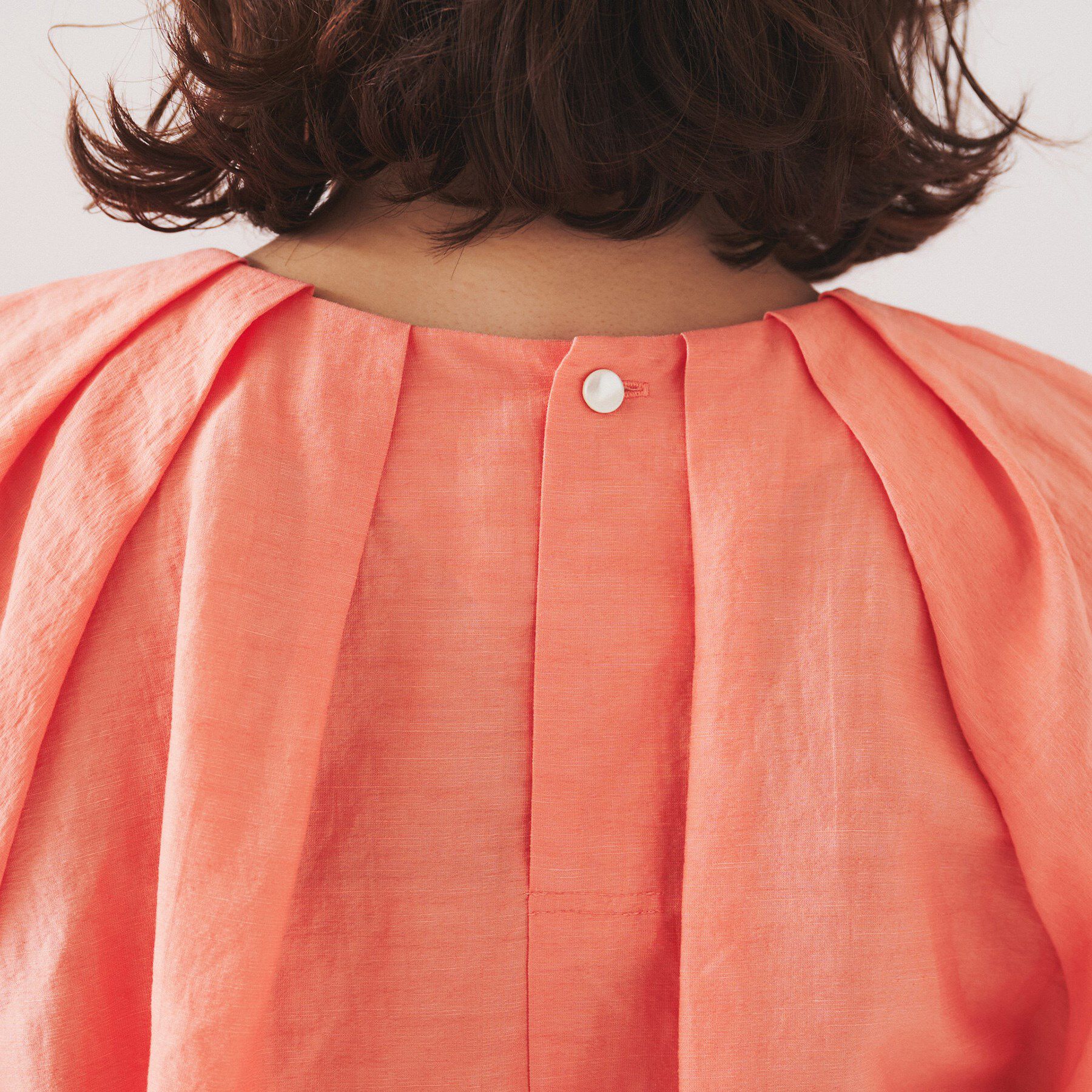 UNTITLED「【セットアップ可能】リネン混 タックブラウス」|シャツ・ブラウス|