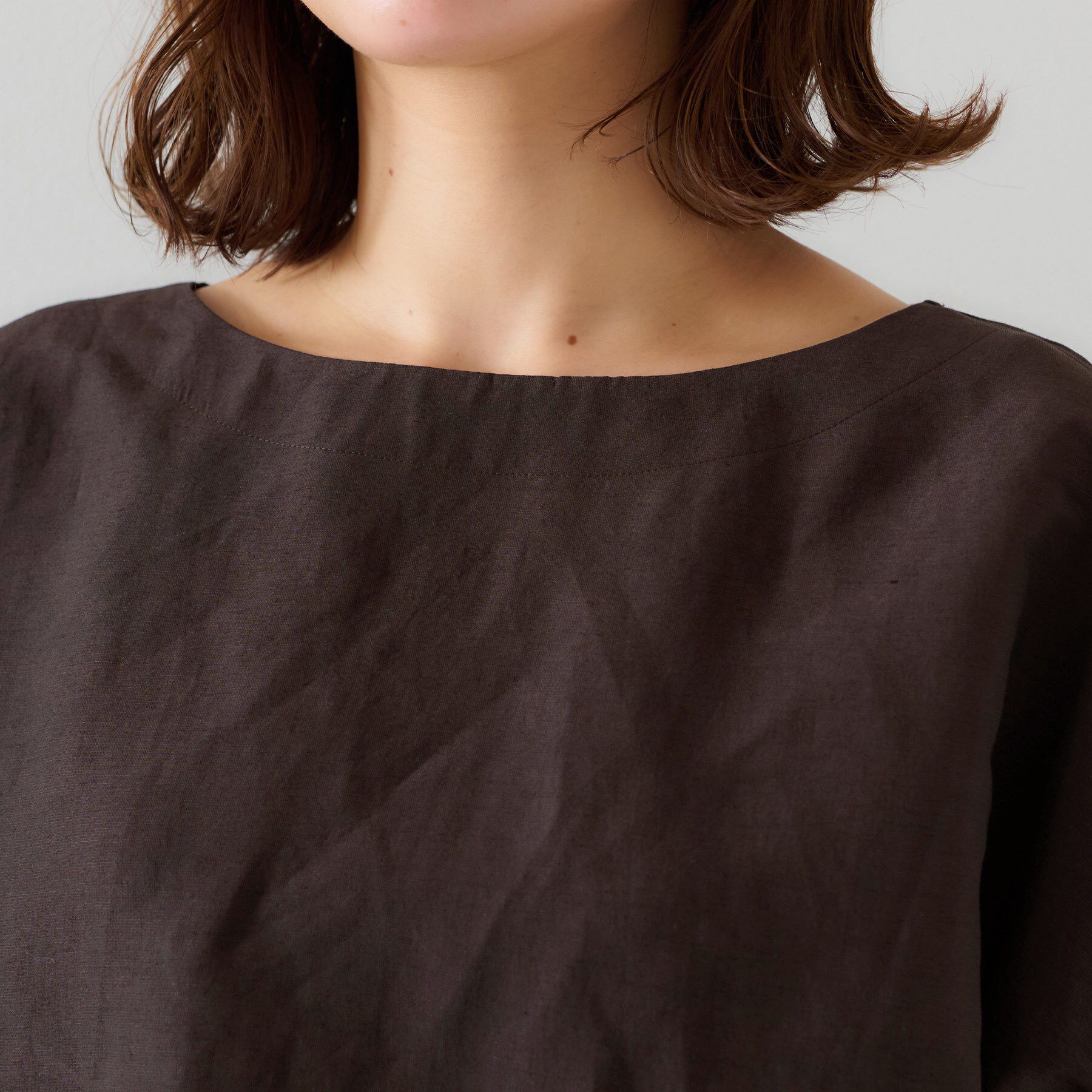 UNTITLED「【セットアップ可能/手洗い可】リネン混 ボートネックTブラウス」|シャツ・ブラウス|