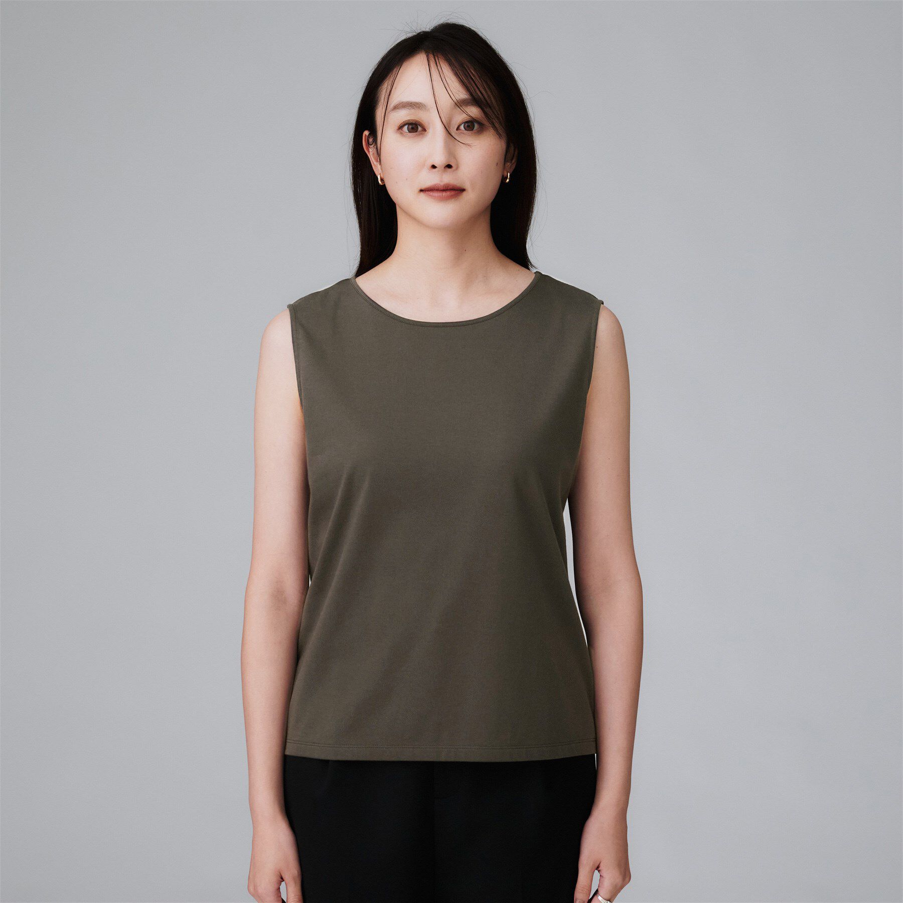 UNTITLED「【接触冷感／コットン100／洗える／丸首】ノースリーブ天竺プルオーバー」|Tシャツ・カットソー|