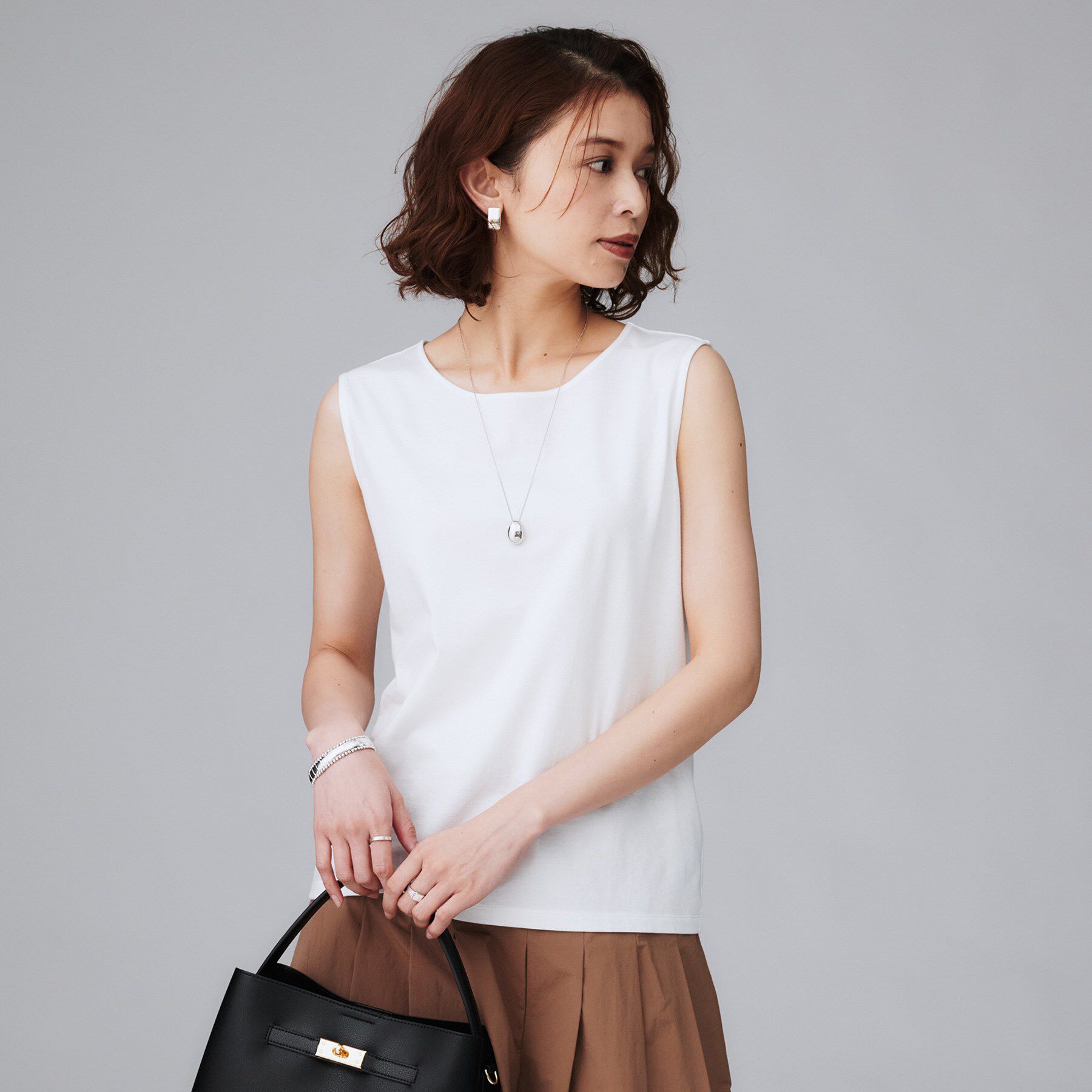 UNTITLED「【接触冷感／コットン100／洗える／丸首】ノースリーブ天竺プルオーバー」|Tシャツ・カットソー|