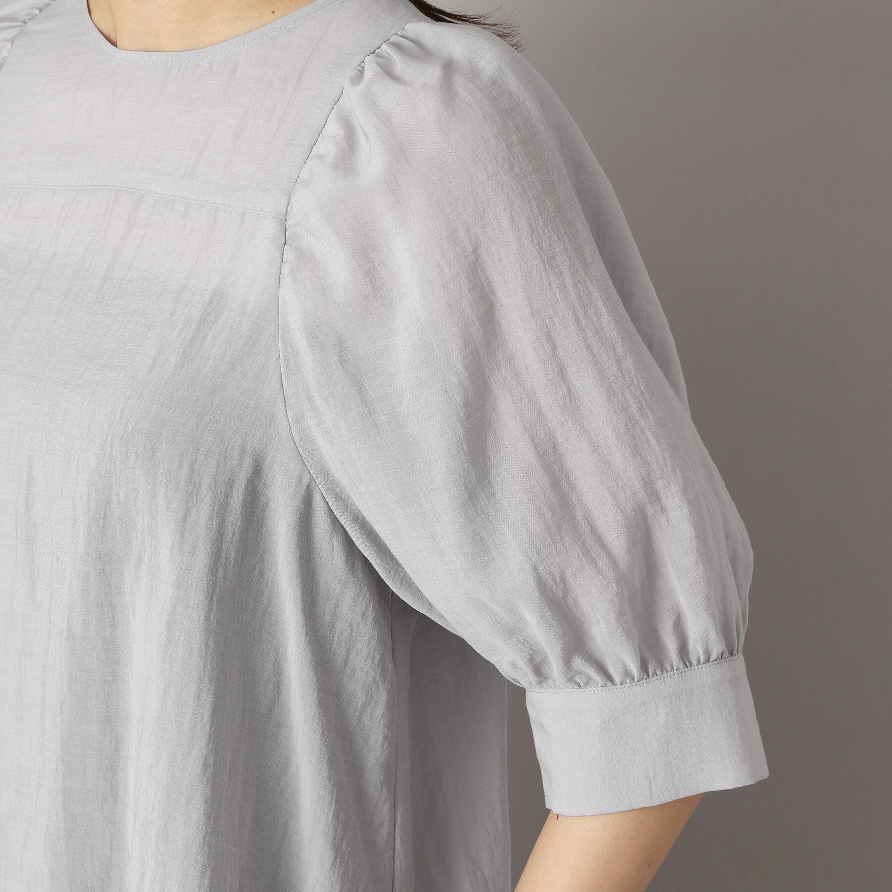 DRESSTERIOR「【洗える/清涼感】ボリュームスリーブバックジップブラウス」|シャツ・ブラウス|