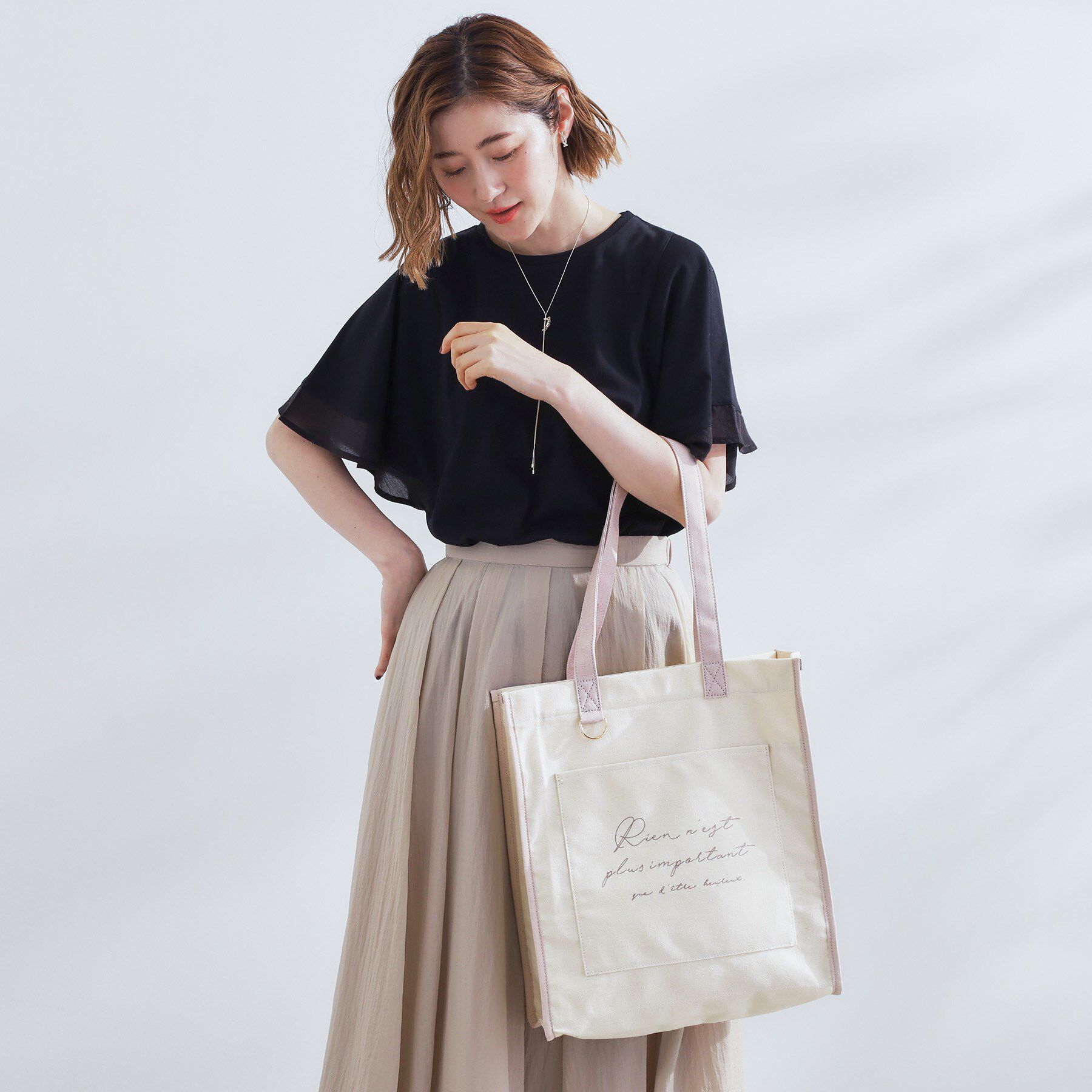 grove「【A4・多機能】パイピングロゴキャンバストート」|トートバッグ|アイボリー&times;ラベンダ