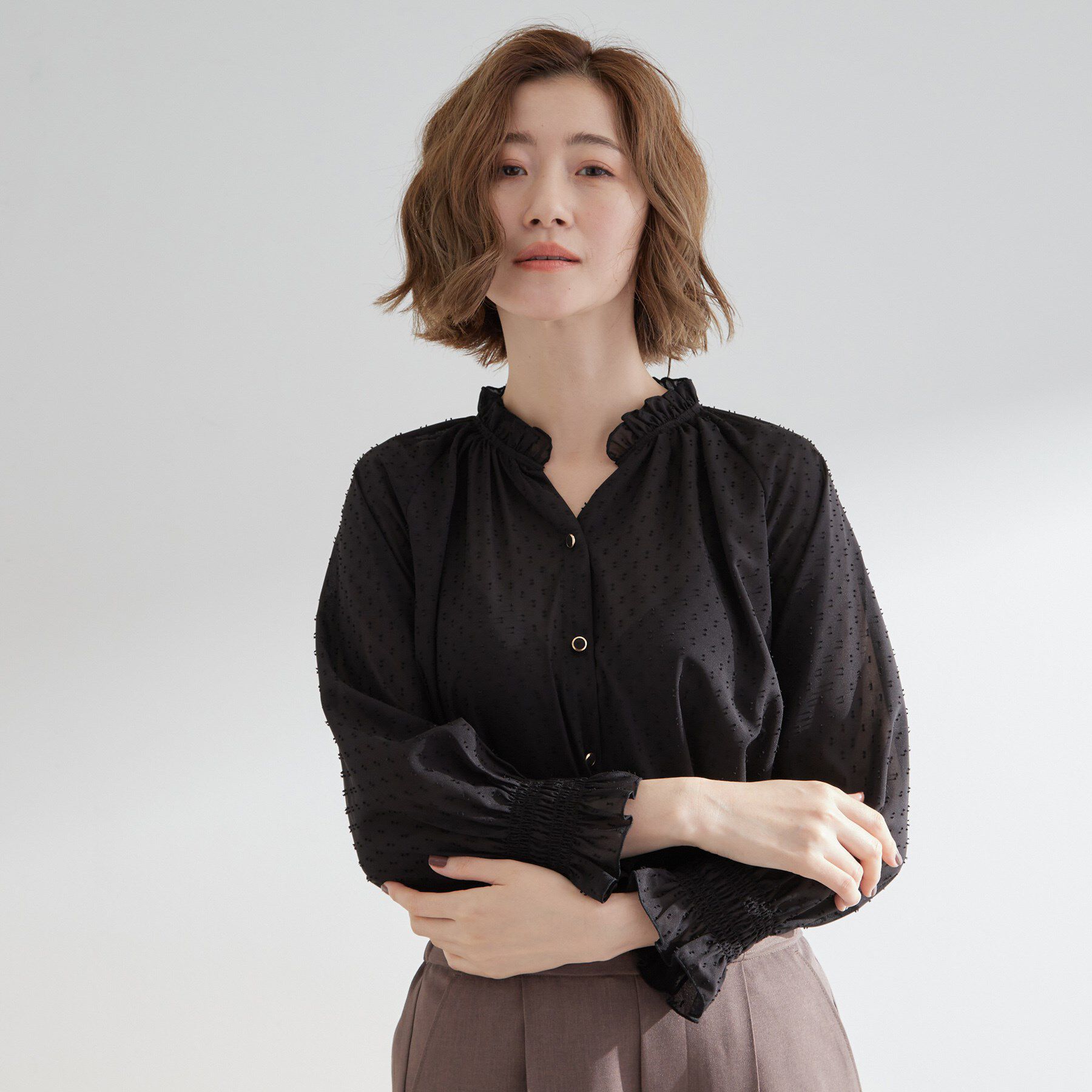 grove「衿もとすっきり一枚で映える 涼しげ秋色チェックブラウス」|シャツ・ブラウス|