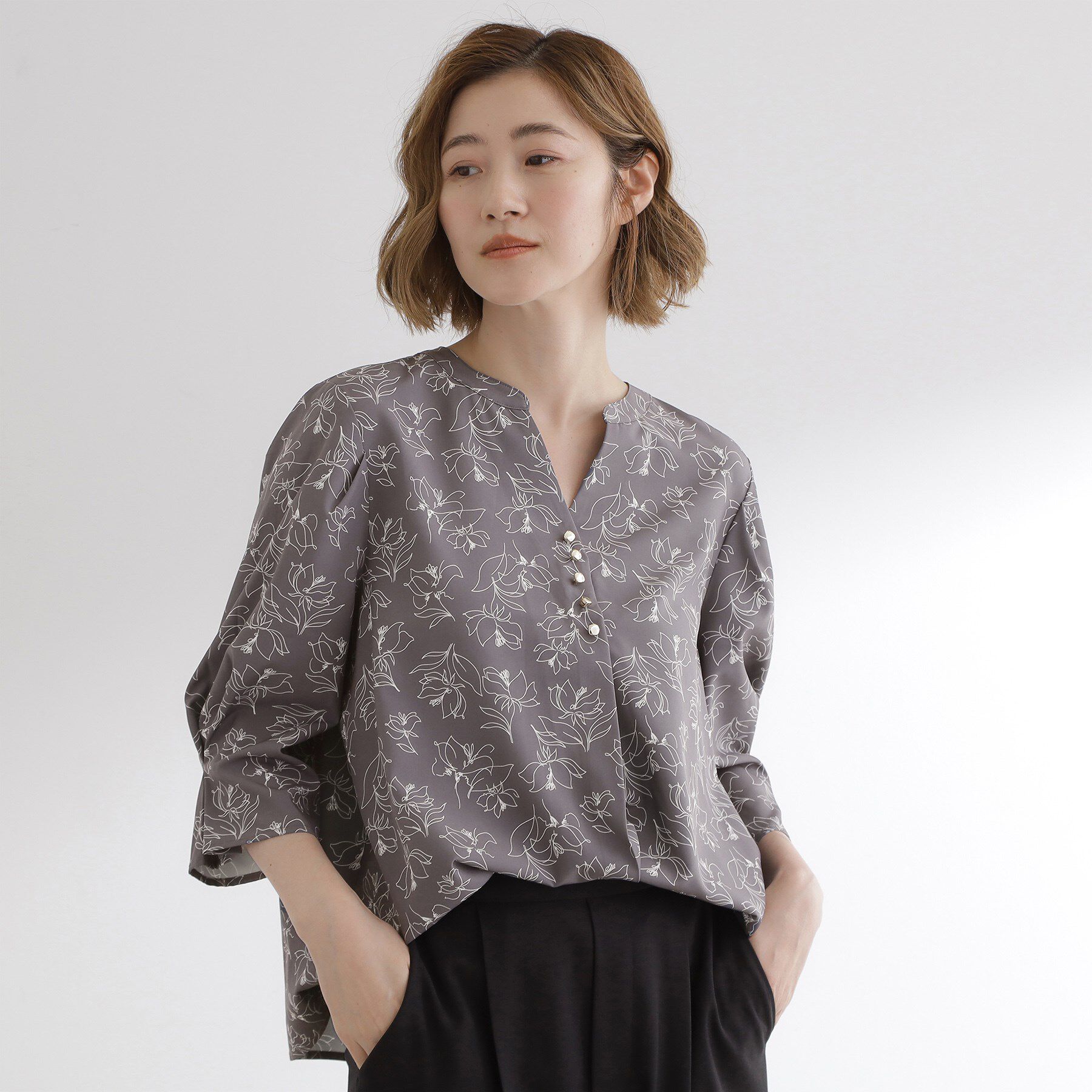 grove「【洗える/お仕事】美しさが続く袖タックブラウス」|シャツ・ブラウス|