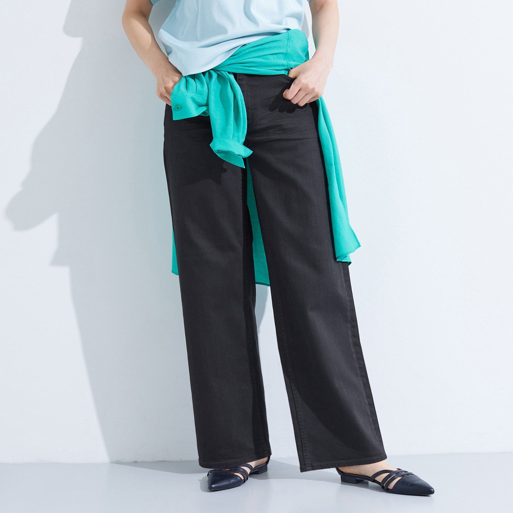 INDIVI「【春の新色登場！褒められデニム】ワイドストレート デニムパンツ」|デニム|