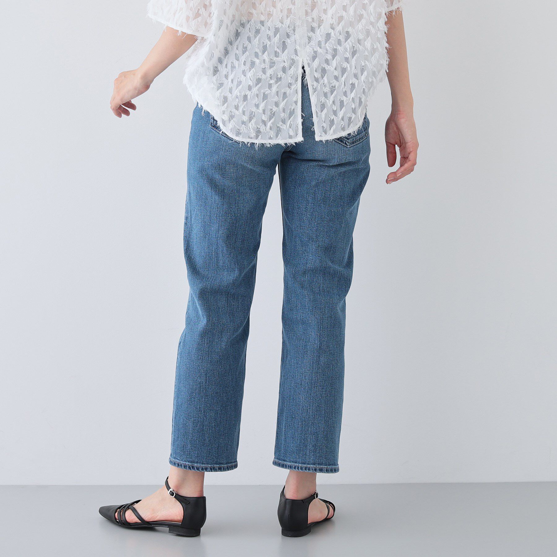 INDIVI「【春の新色登場！褒められデニム】スリムストレート デニムパンツ」|デニム|